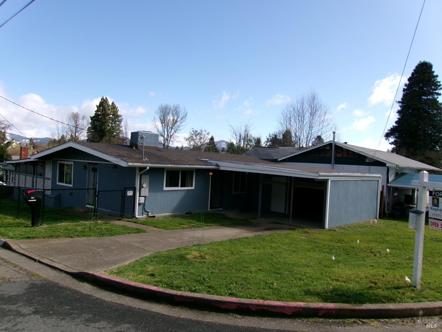 Photo of 395 North St in Willits, CA