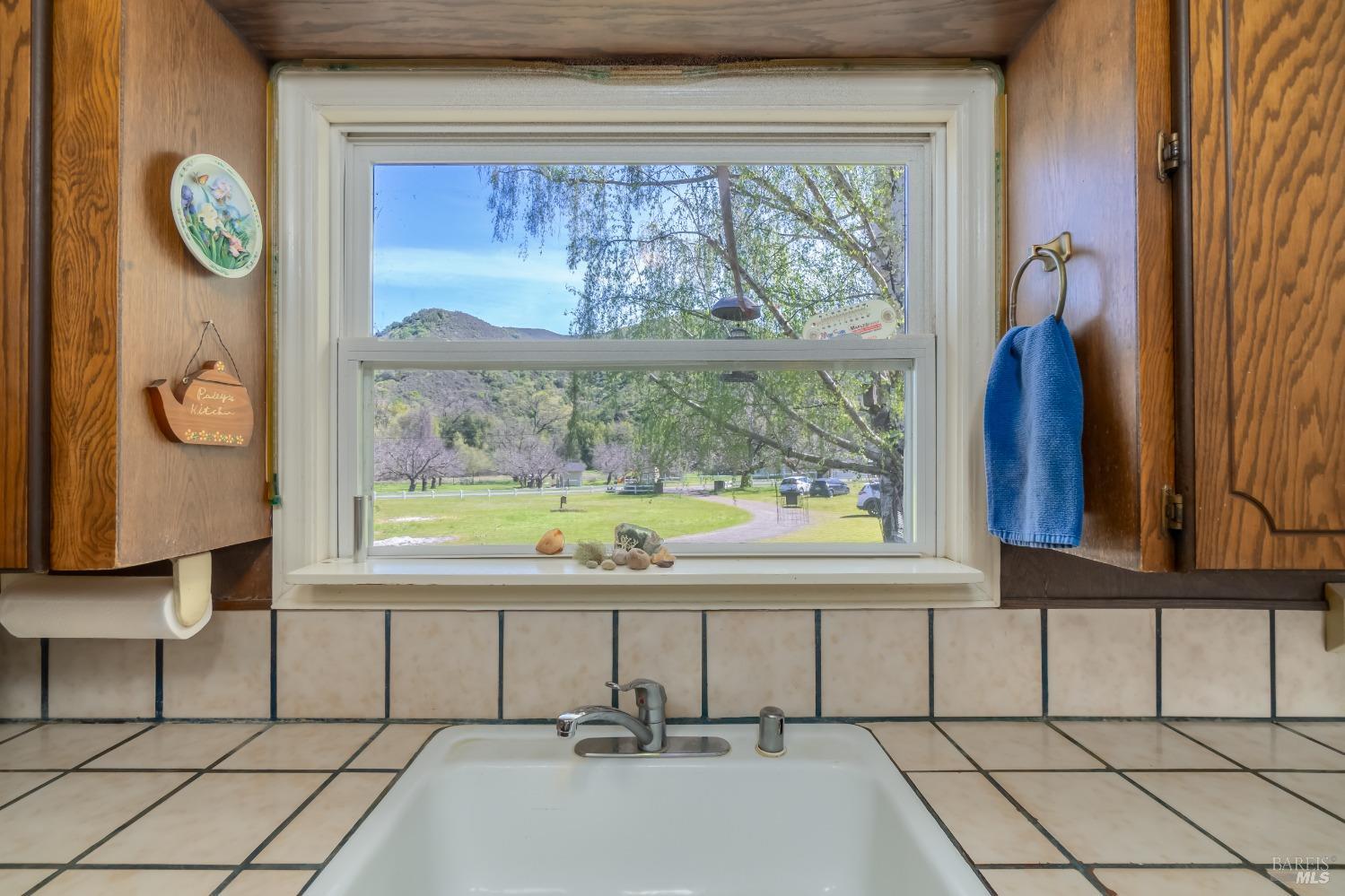 Detail Gallery Image 15 of 76 For 7825 Scotts Valley Rd, Lakeport,  CA 95453 - 4 Beds | 1/1 Baths
