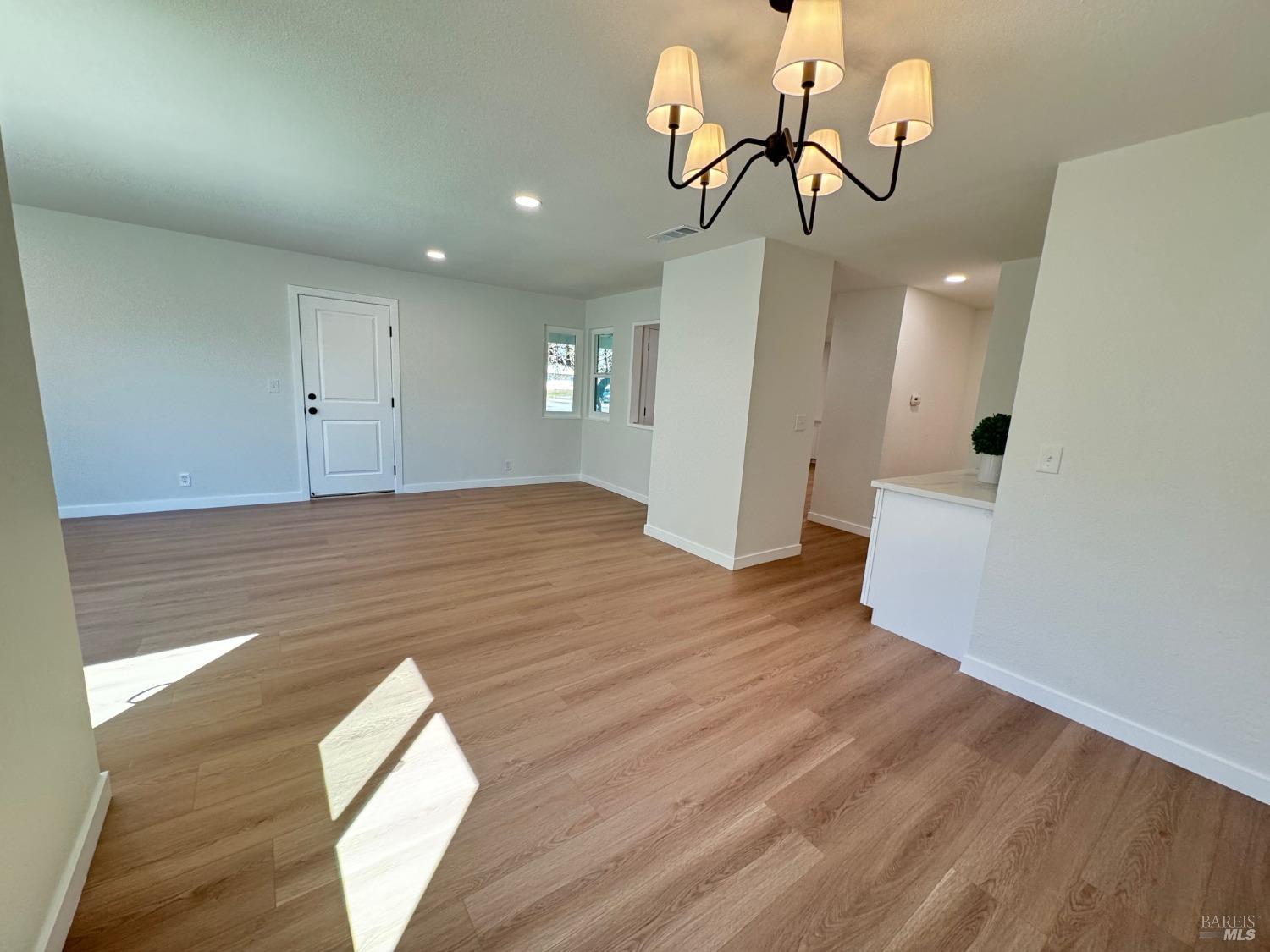 Detail Gallery Image 24 of 36 For 829 Spoonbill Ln, Suisun City,  CA 94585 - 3 Beds | 2 Baths