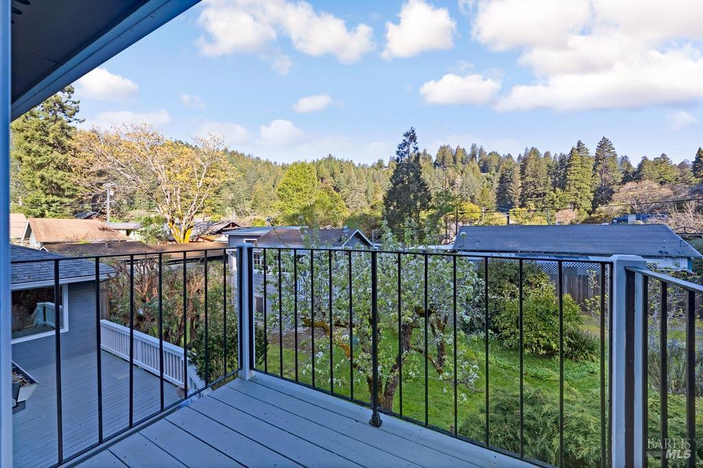 Detail Gallery Image 21 of 44 For 17408 River Ln, Guerneville,  CA 95446 - 3 Beds | 3 Baths