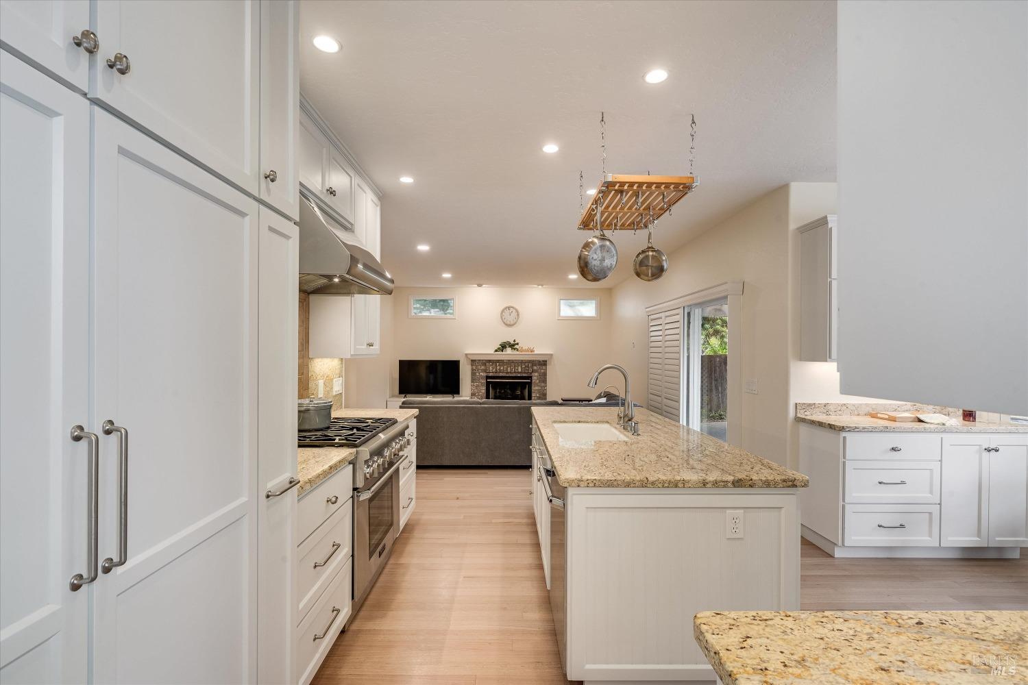 Detail Gallery Image 12 of 47 For 5717 Evening Way, Santa Rosa,  CA 95409 - 4 Beds | 2/1 Baths