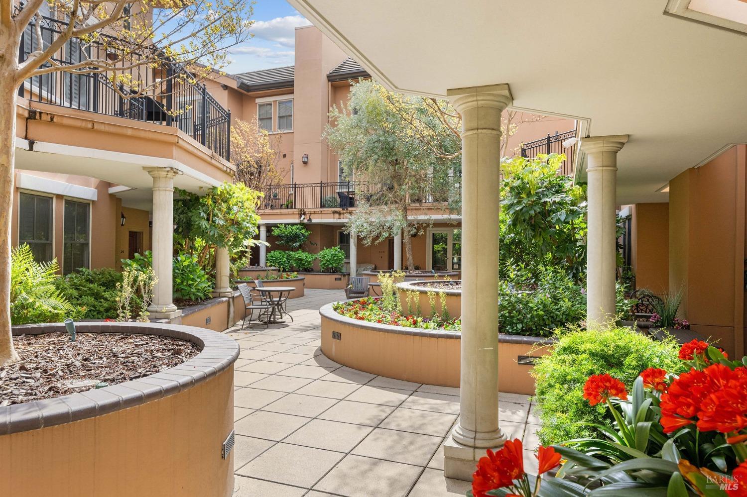 Detail Gallery Image 3 of 36 For 588 Main St #210,  Napa,  CA 94559 - 1 Beds | 1 Baths