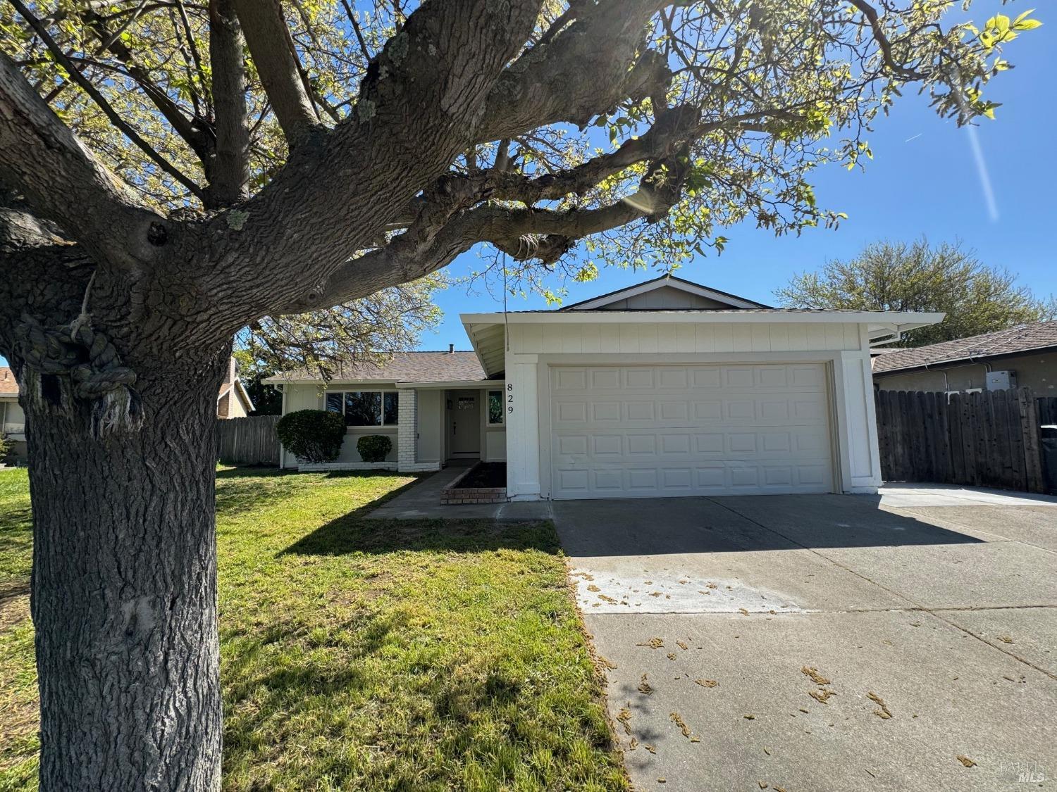 Detail Gallery Image 2 of 36 For 829 Spoonbill Ln, Suisun City,  CA 94585 - 3 Beds | 2 Baths