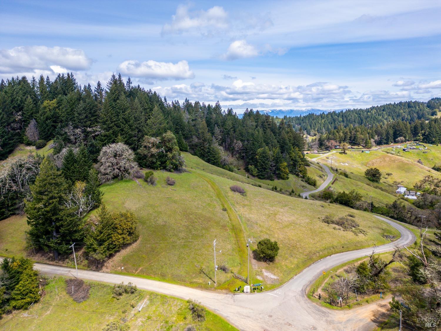 Photo of 3521 Williams Ranch Rd in Willits, CA