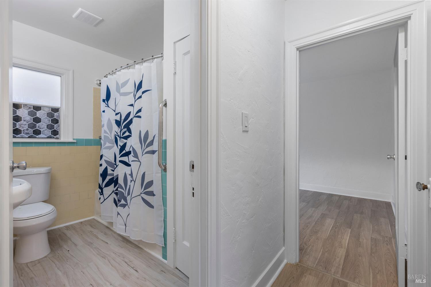 Detail Gallery Image 11 of 32 For 118 Hewett St, Santa Rosa,  CA 95401 - 3 Beds | 1 Baths