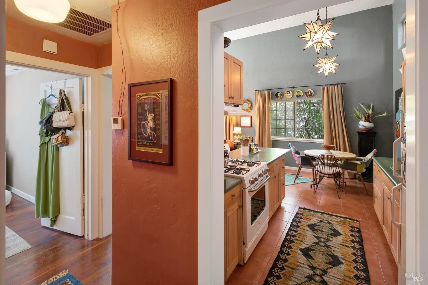 Detail Gallery Image 20 of 57 For 2 Florence Ave, San Anselmo,  CA 94960 - 2 Beds | 2 Baths