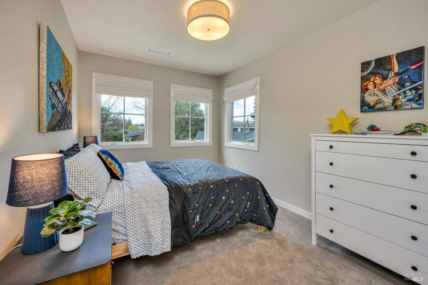 Detail Gallery Image 28 of 40 For 472 York Ct, Sonoma,  CA 95476 - 4 Beds | 2/1 Baths