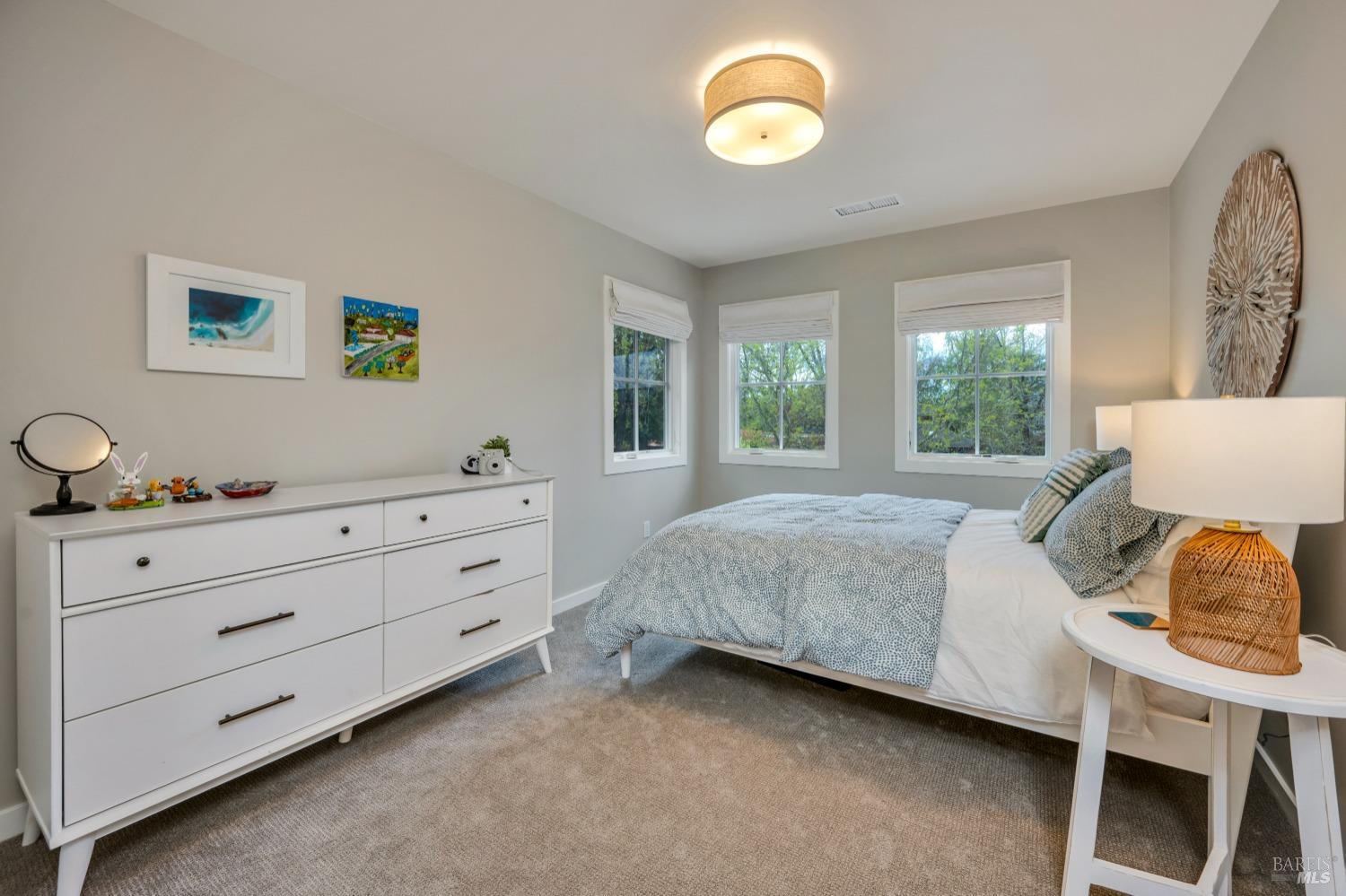 Detail Gallery Image 27 of 40 For 472 York Ct, Sonoma,  CA 95476 - 4 Beds | 2/1 Baths