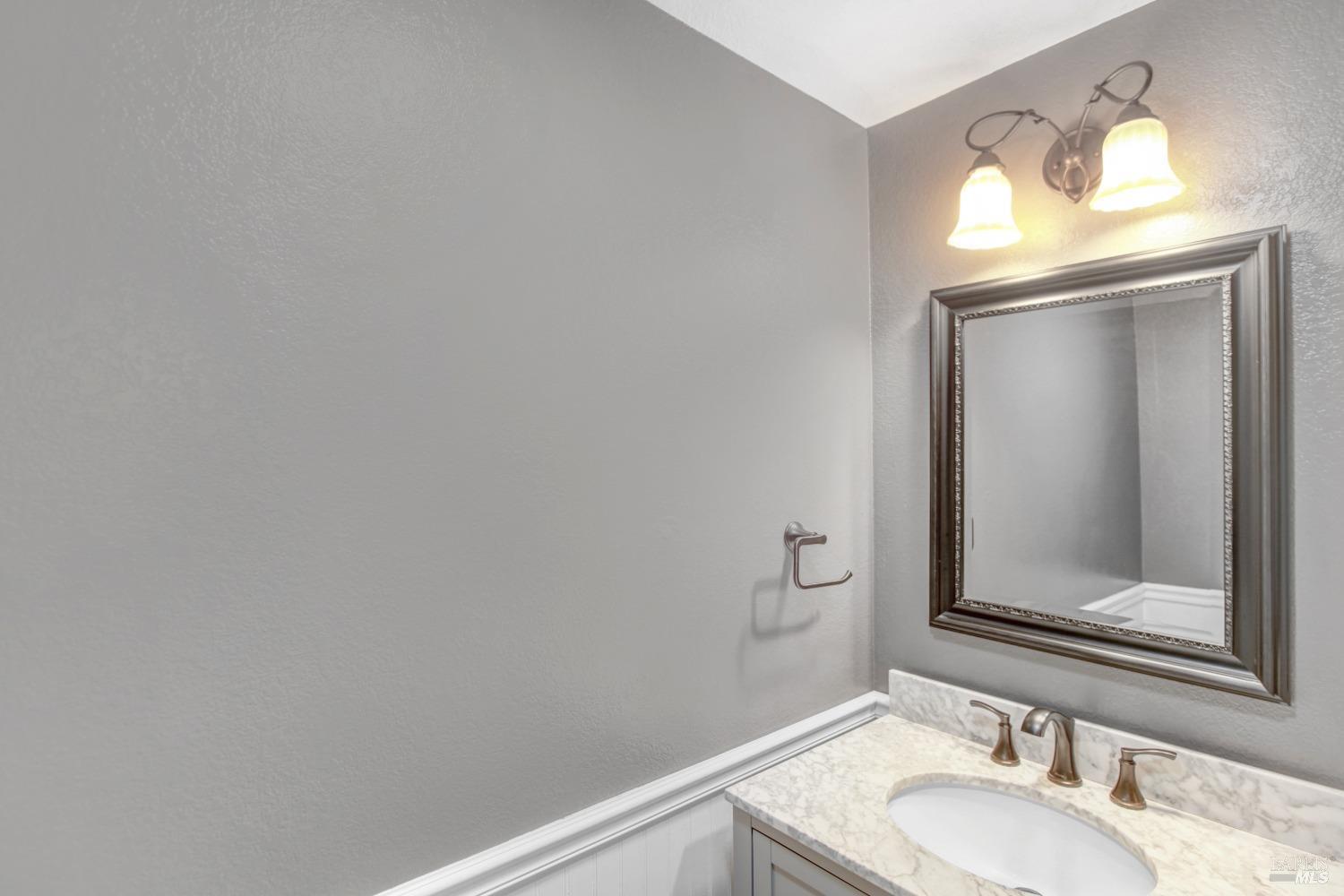 Detail Gallery Image 7 of 17 For 8016 Sunflower Dr, Cotati,  CA 94931 - 2 Beds | 1/1 Baths