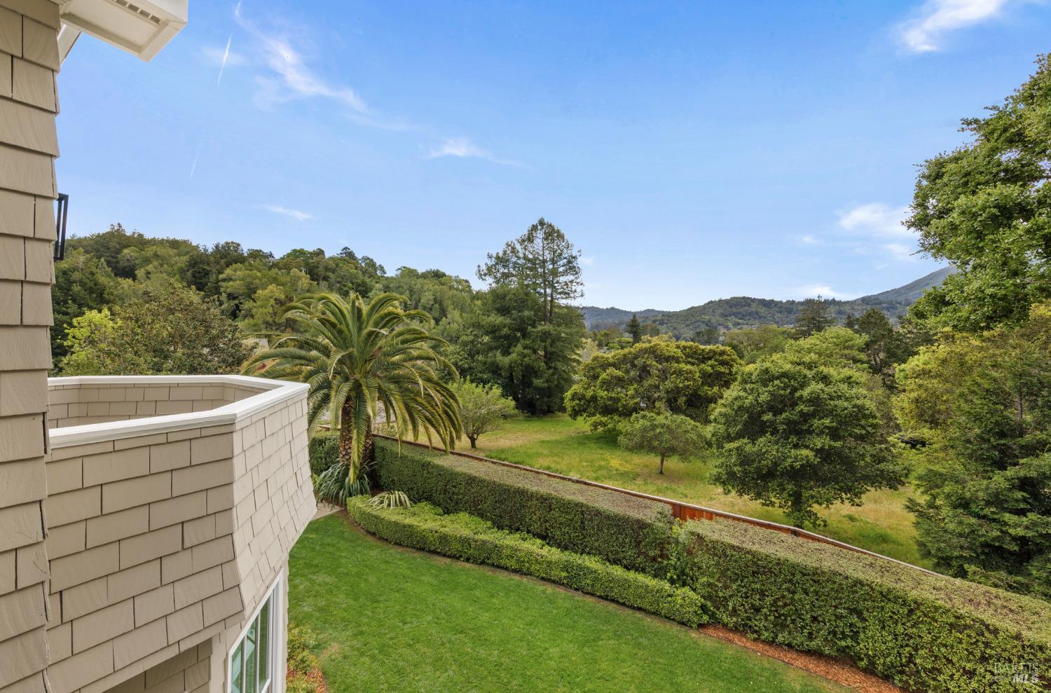 Detail Gallery Image 34 of 54 For 53 Manor Rd, Kentfield,  CA 94904 - 5 Beds | 4/2 Baths