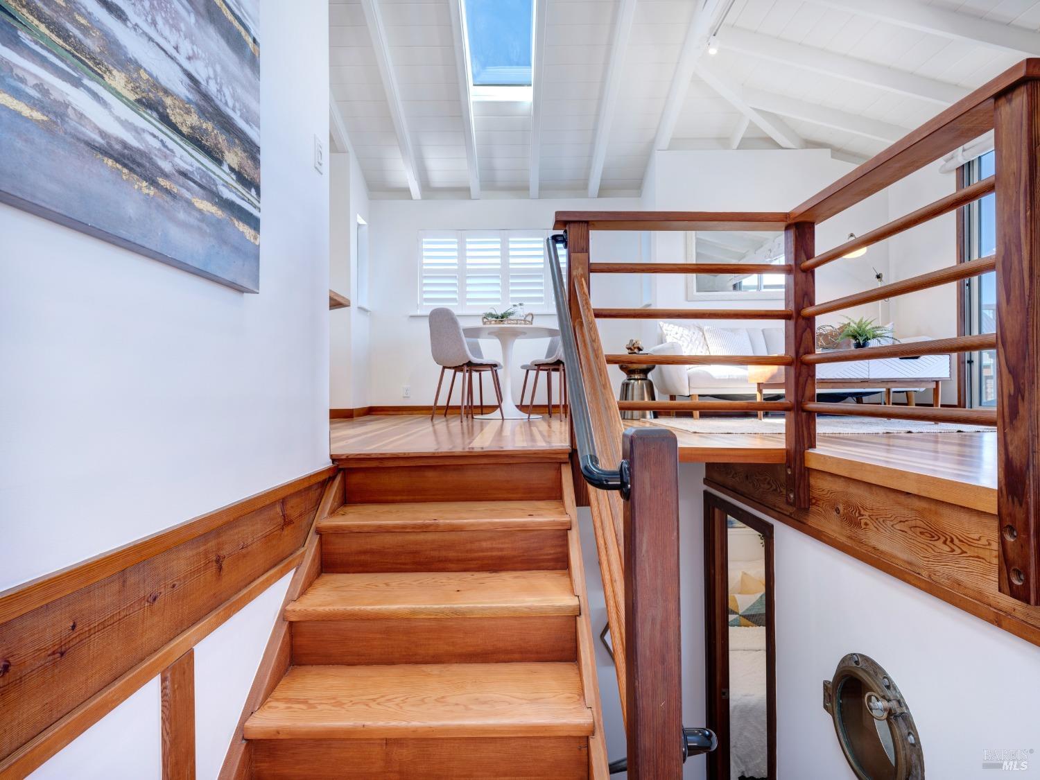 Detail Gallery Image 3 of 37 For 46 S 40 Dock Unkn, Sausalito,  CA 94965 - 2 Beds | 1/1 Baths