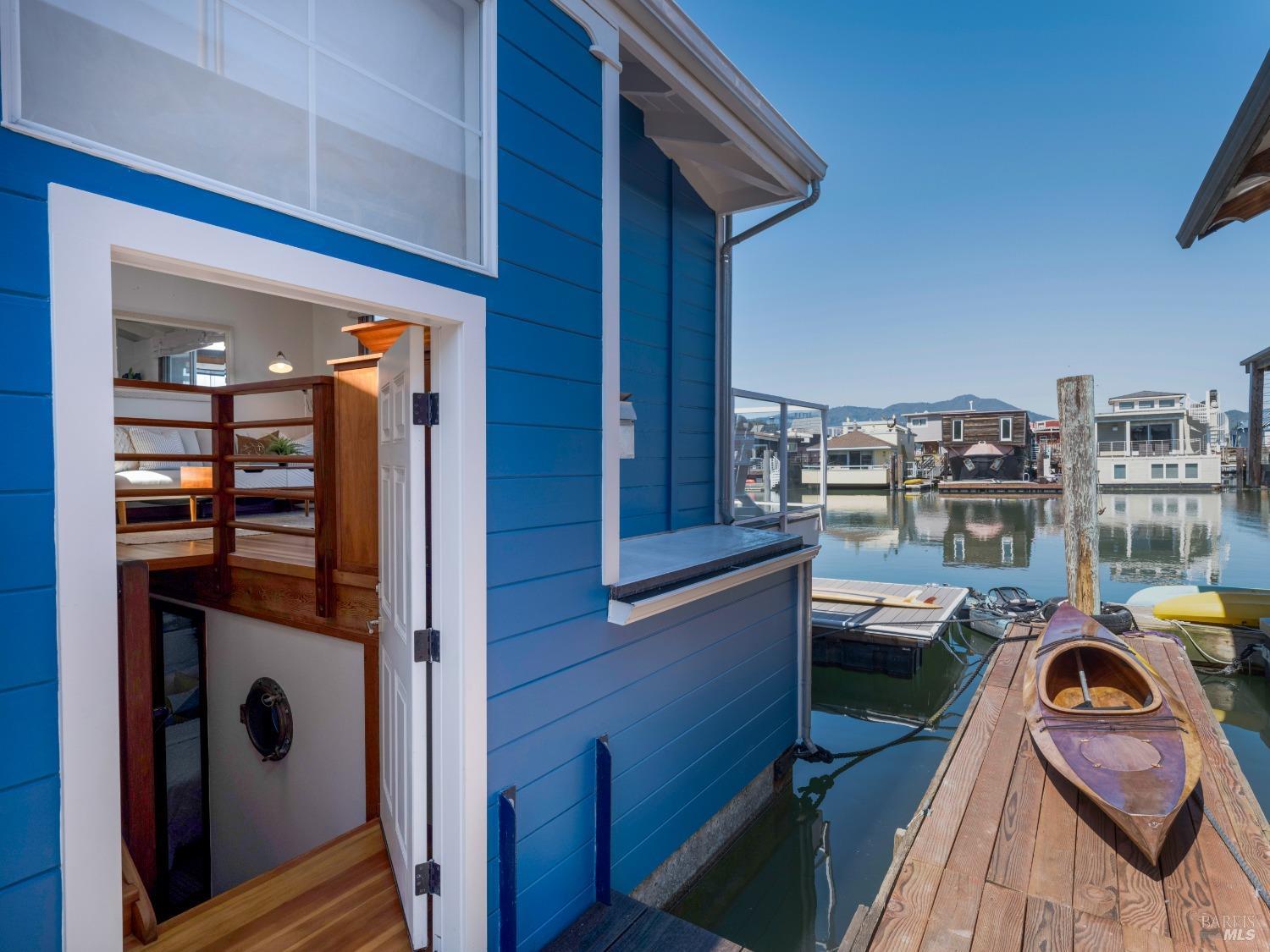 Detail Gallery Image 25 of 37 For 46 S 40 Dock Unkn, Sausalito,  CA 94965 - 2 Beds | 1/1 Baths