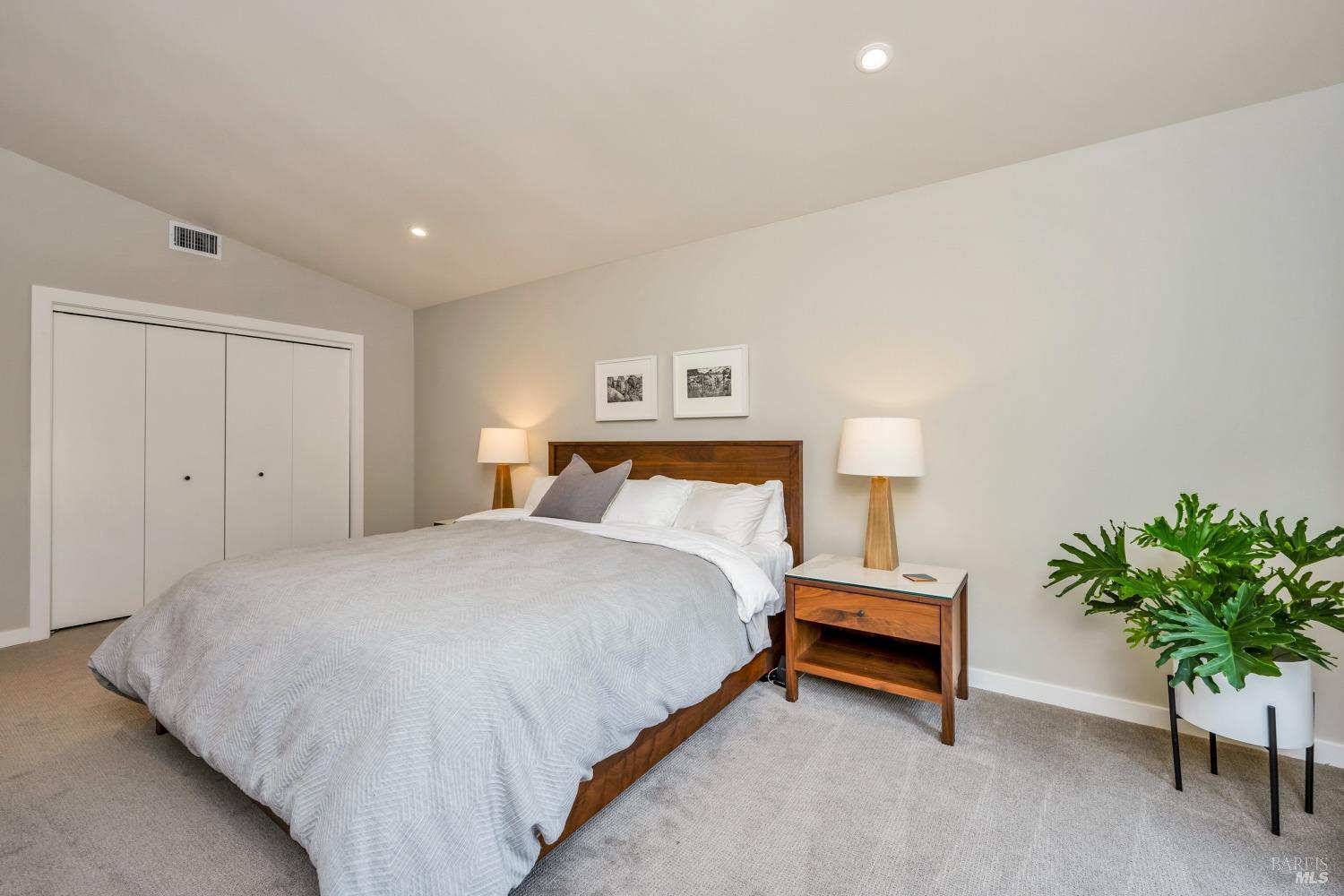 Detail Gallery Image 23 of 40 For 472 York Ct, Sonoma,  CA 95476 - 4 Beds | 2/1 Baths