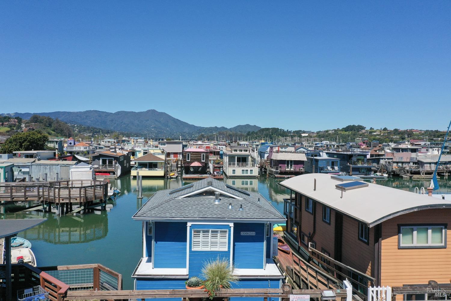 Detail Gallery Image 1 of 37 For 46 S 40 Dock Unkn, Sausalito,  CA 94965 - 2 Beds | 1/1 Baths