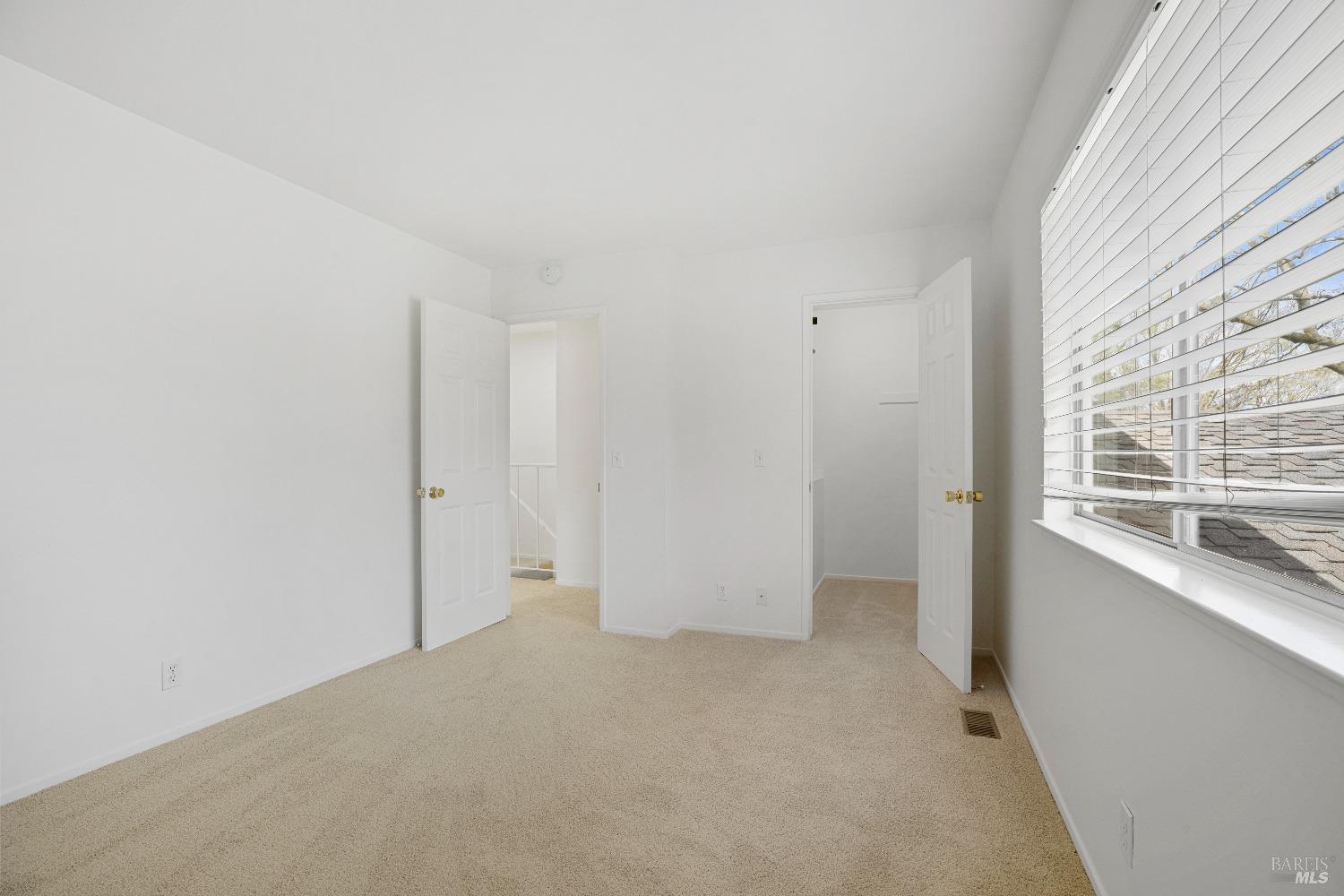 Detail Gallery Image 17 of 28 For 38 Lassen Ln, Novato,  CA 94947 - 2 Beds | 1 Baths