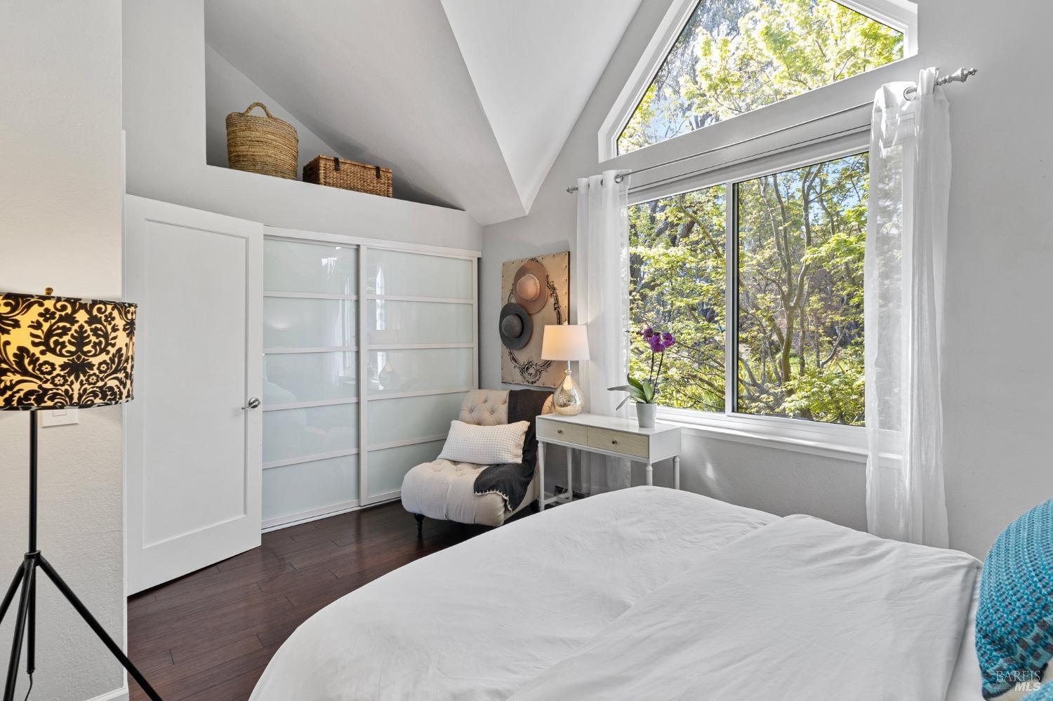 Detail Gallery Image 17 of 36 For 312 Donahue St, Sausalito,  CA 94965 - 2 Beds | 2/1 Baths