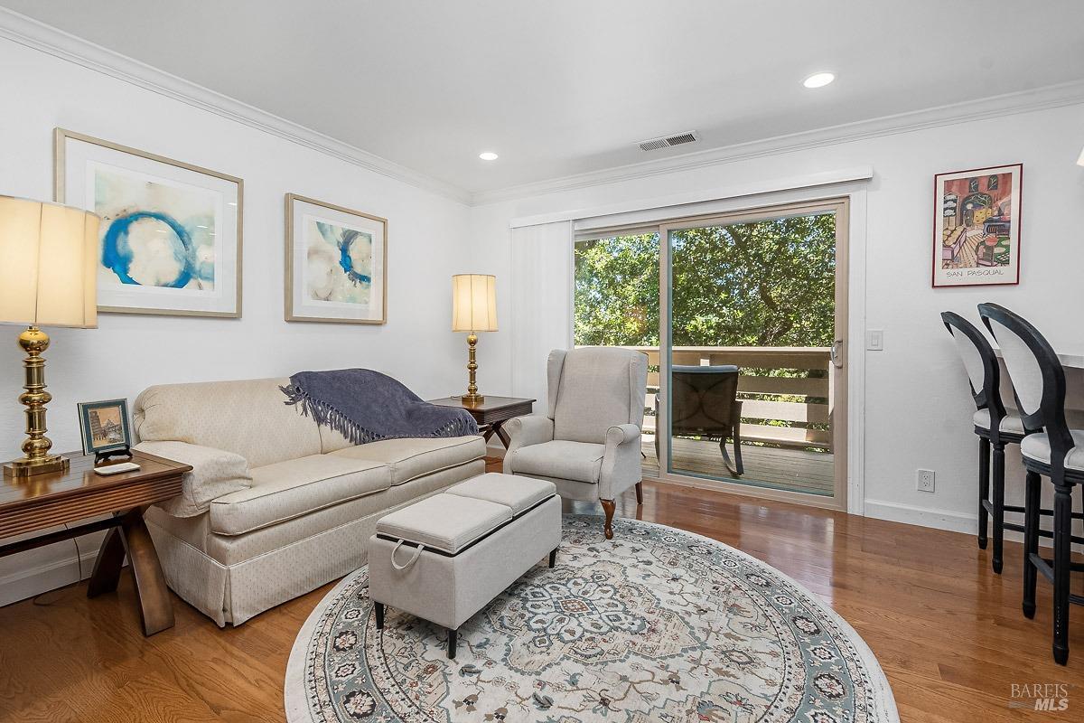 Detail Gallery Image 15 of 34 For 9 Lupine Cir, Novato,  CA 94947 - 3 Beds | 2/1 Baths