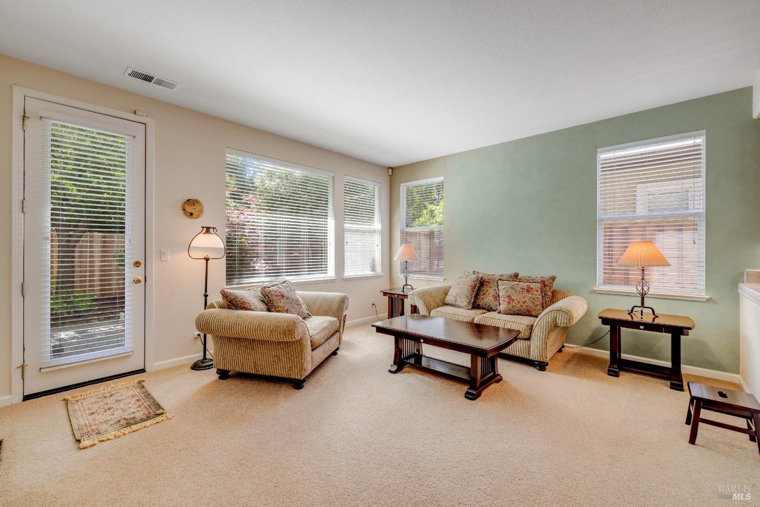 Detail Gallery Image 21 of 42 For 1100 Mitchell Ln, Windsor,  CA 95492 - 4 Beds | 2/1 Baths