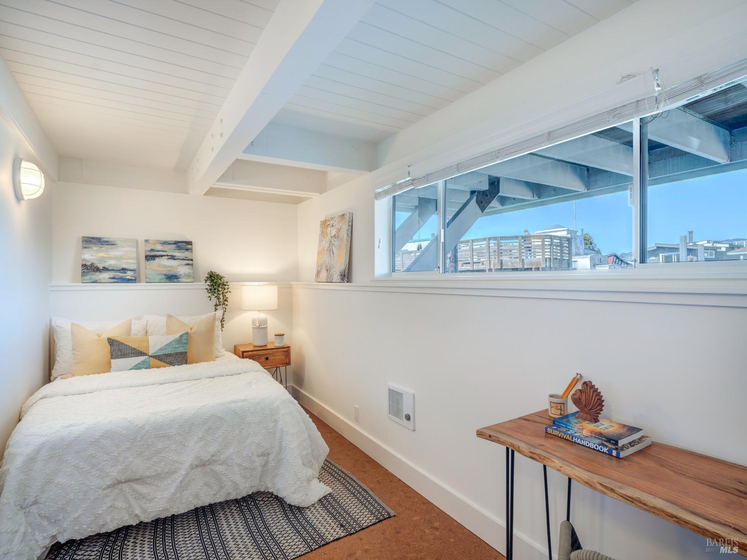 Detail Gallery Image 14 of 37 For 46 S 40 Dock Unkn, Sausalito,  CA 94965 - 2 Beds | 1/1 Baths