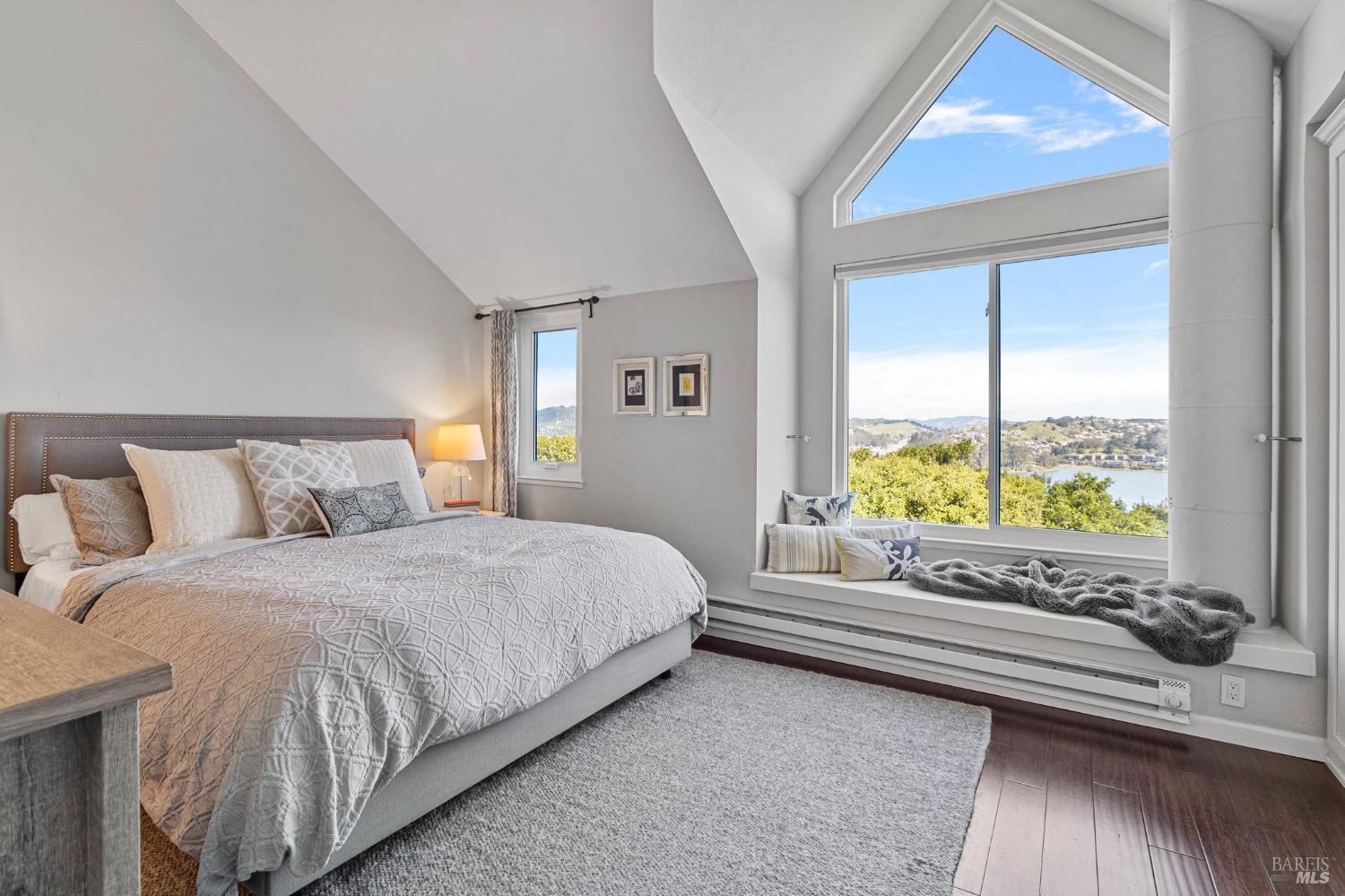 Detail Gallery Image 1 of 36 For 312 Donahue St, Sausalito,  CA 94965 - 2 Beds | 2/1 Baths