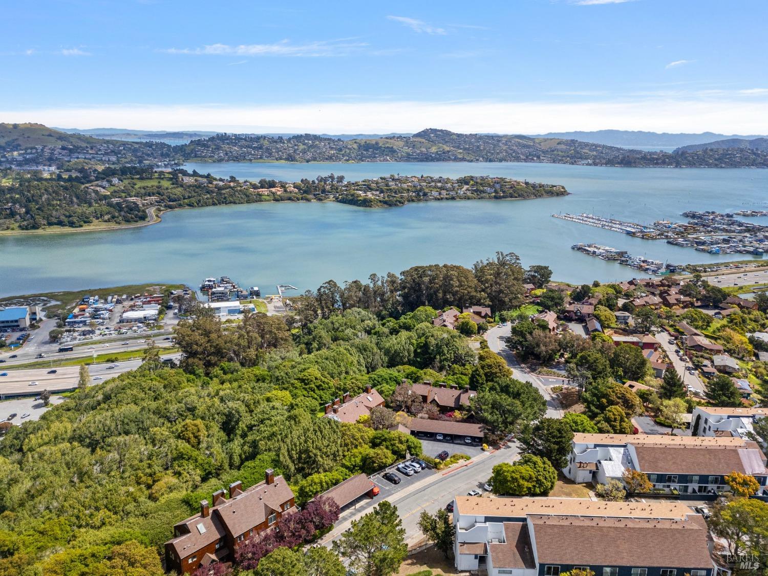 Detail Gallery Image 34 of 36 For 312 Donahue St, Sausalito,  CA 94965 - 2 Beds | 2/1 Baths