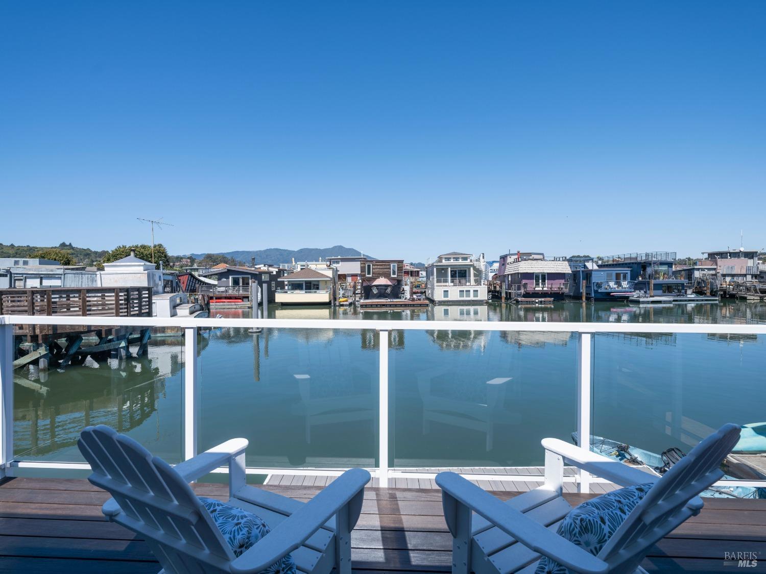 Detail Gallery Image 23 of 37 For 46 S 40 Dock Unkn, Sausalito,  CA 94965 - 2 Beds | 1/1 Baths