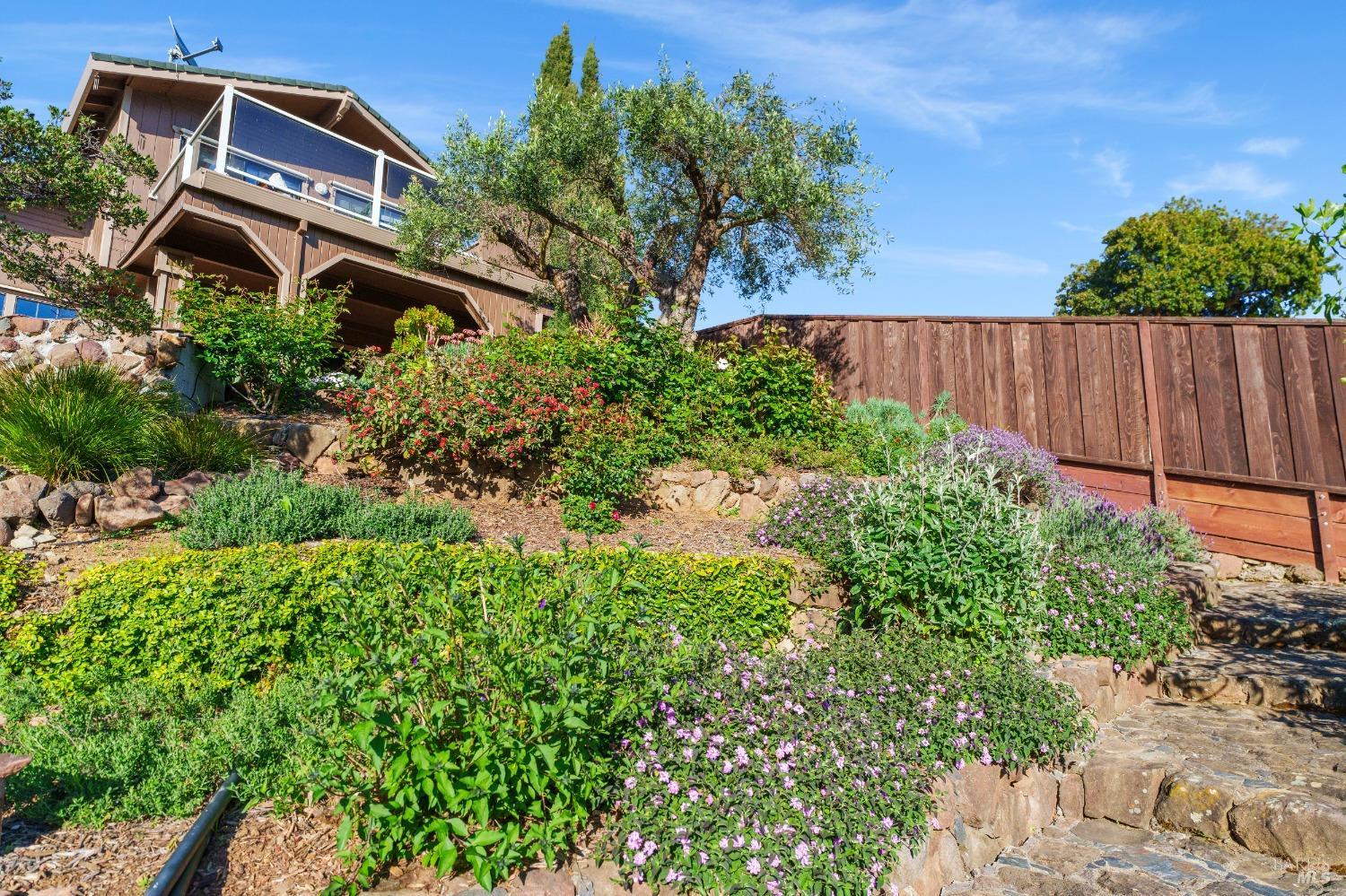 Detail Gallery Image 66 of 75 For 610 Lori Dr, Benicia,  CA 94510 - 3 Beds | 2/1 Baths