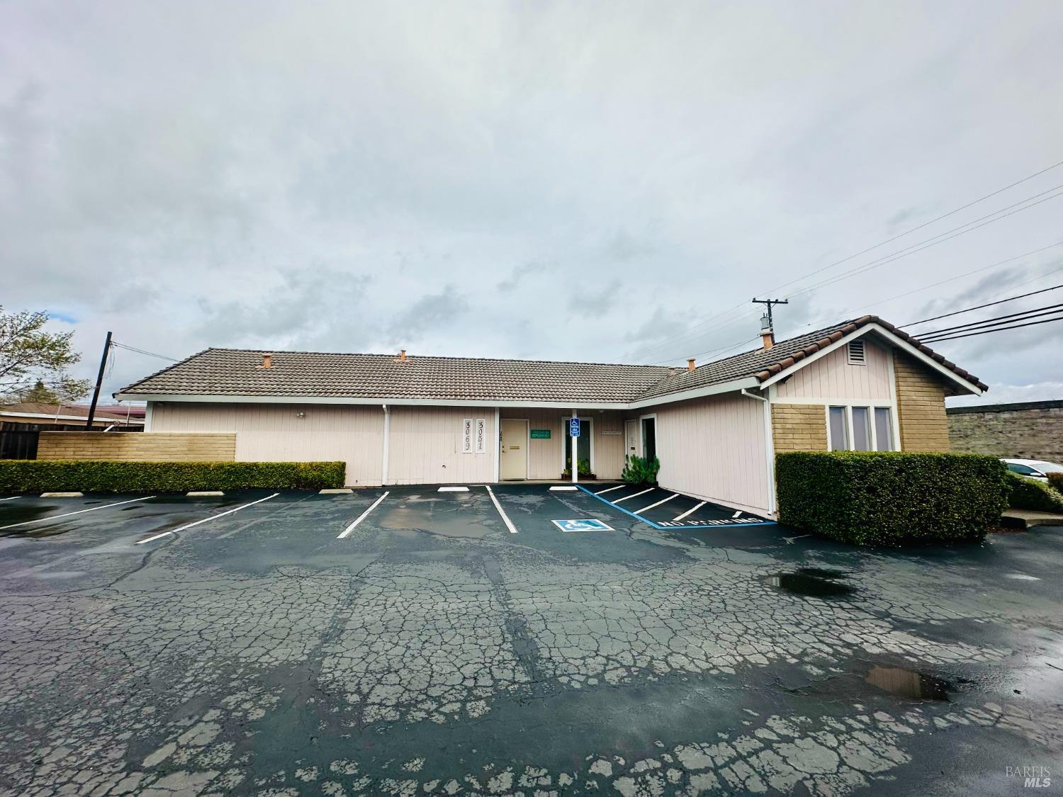 Luxury Homes, Estates & Properties