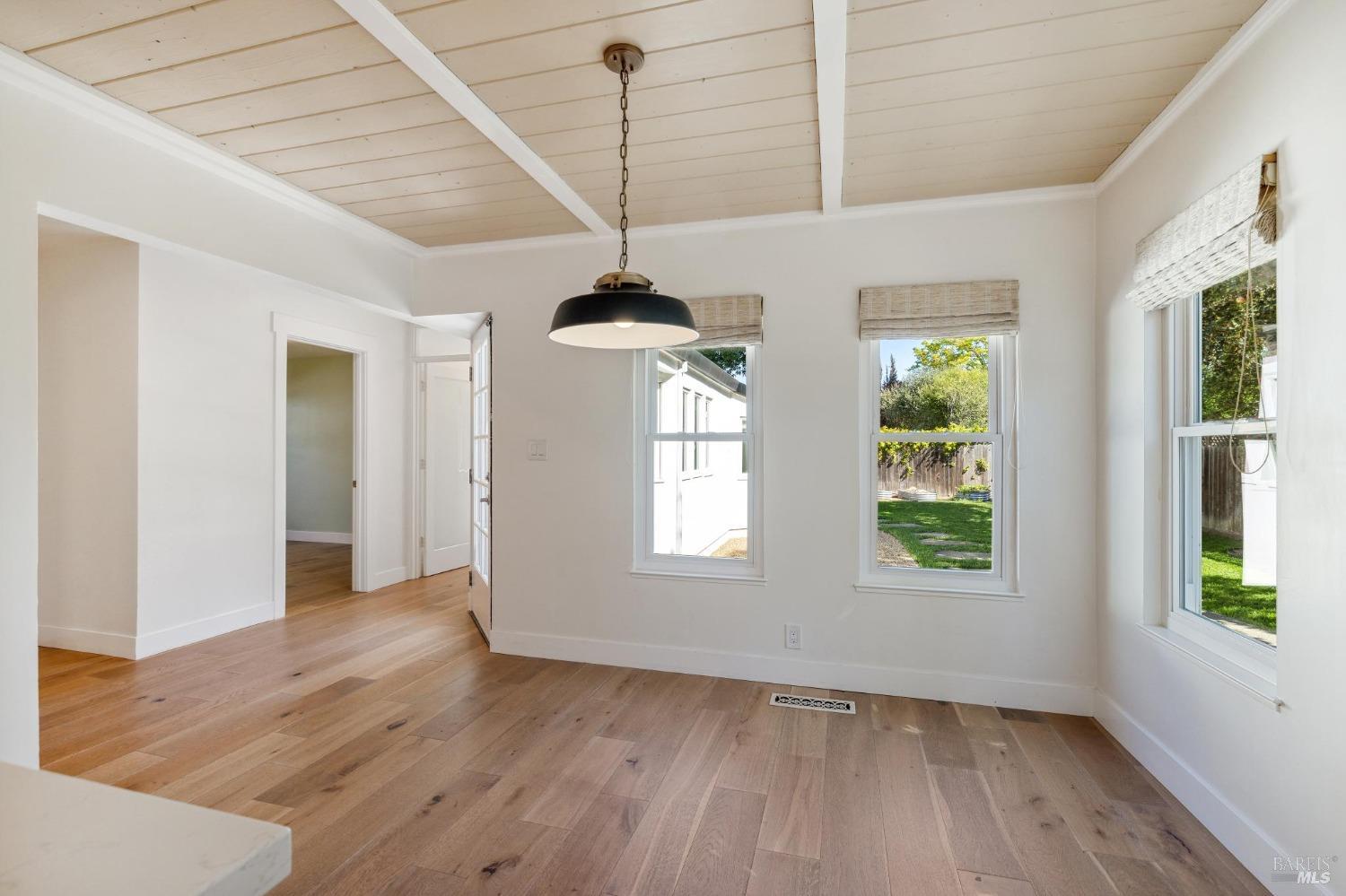 Detail Gallery Image 11 of 41 For 440 E Macarthur St, Sonoma,  CA 95476 - 3 Beds | 2 Baths