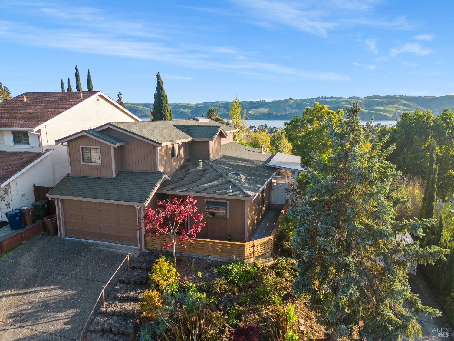 Detail Gallery Image 1 of 75 For 610 Lori Dr, Benicia,  CA 94510 - 3 Beds | 2/1 Baths