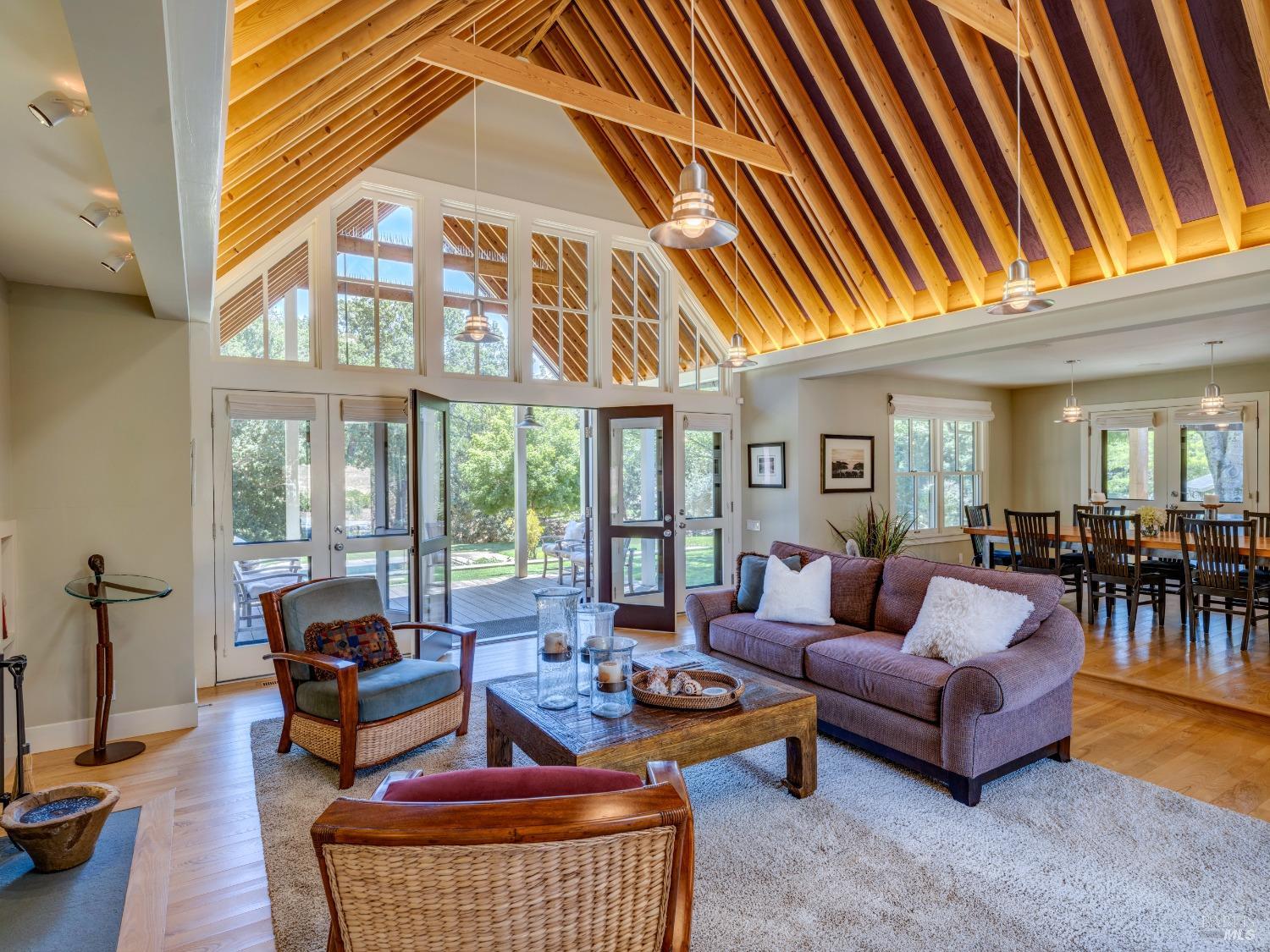 Detail Gallery Image 7 of 42 For 1960 Sobre Vista Rd, Sonoma,  CA 95476 - 4 Beds | 3/2 Baths