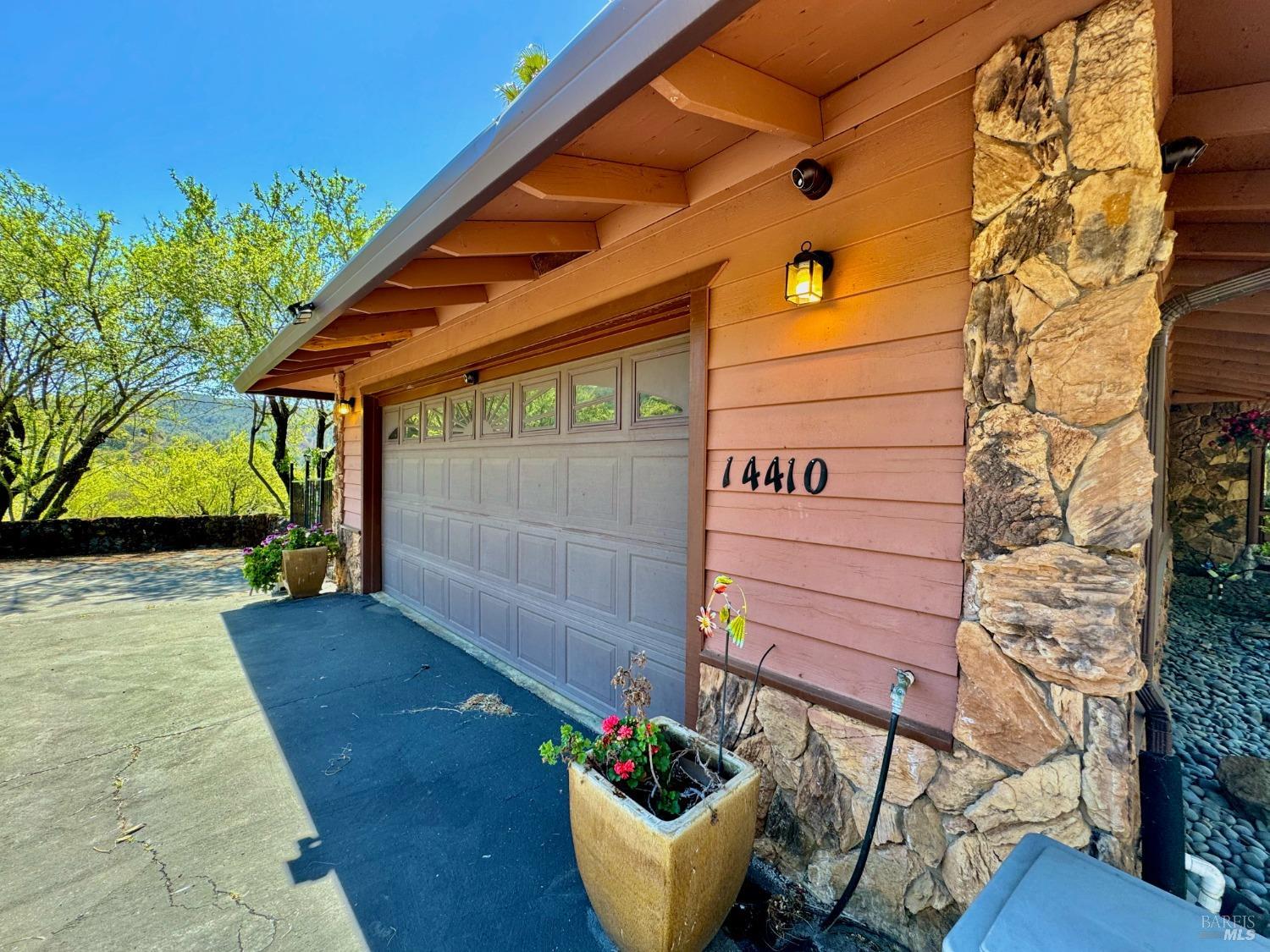 Detail Gallery Image 6 of 80 For 14410 Lee Ct, Clearlake Oaks,  CA 95423 - 3 Beds | 2 Baths