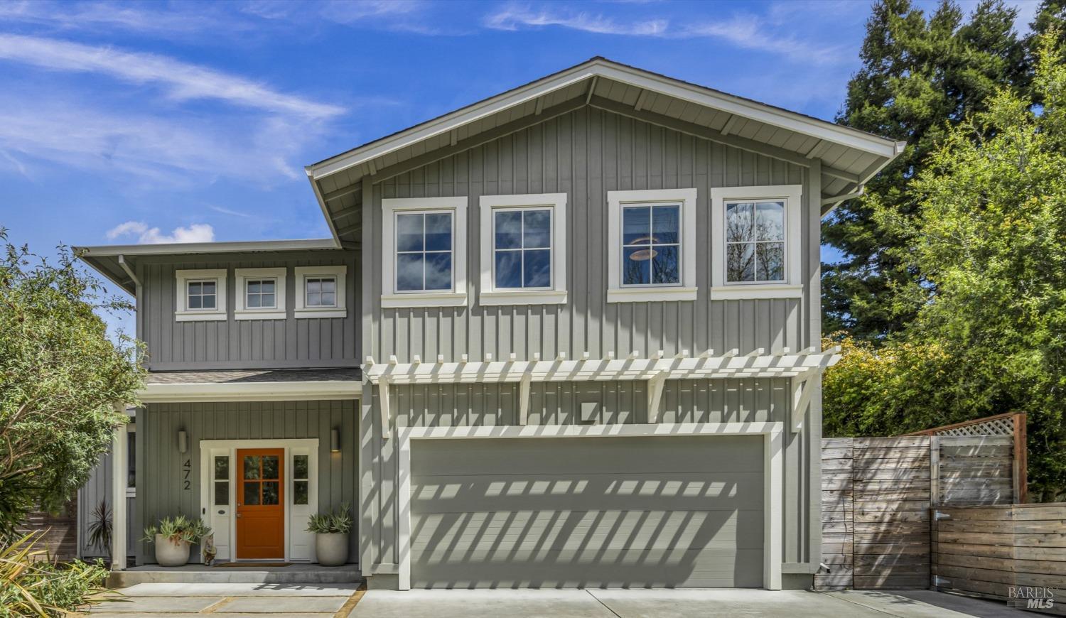 Detail Gallery Image 2 of 40 For 472 York Ct, Sonoma,  CA 95476 - 4 Beds | 2/1 Baths