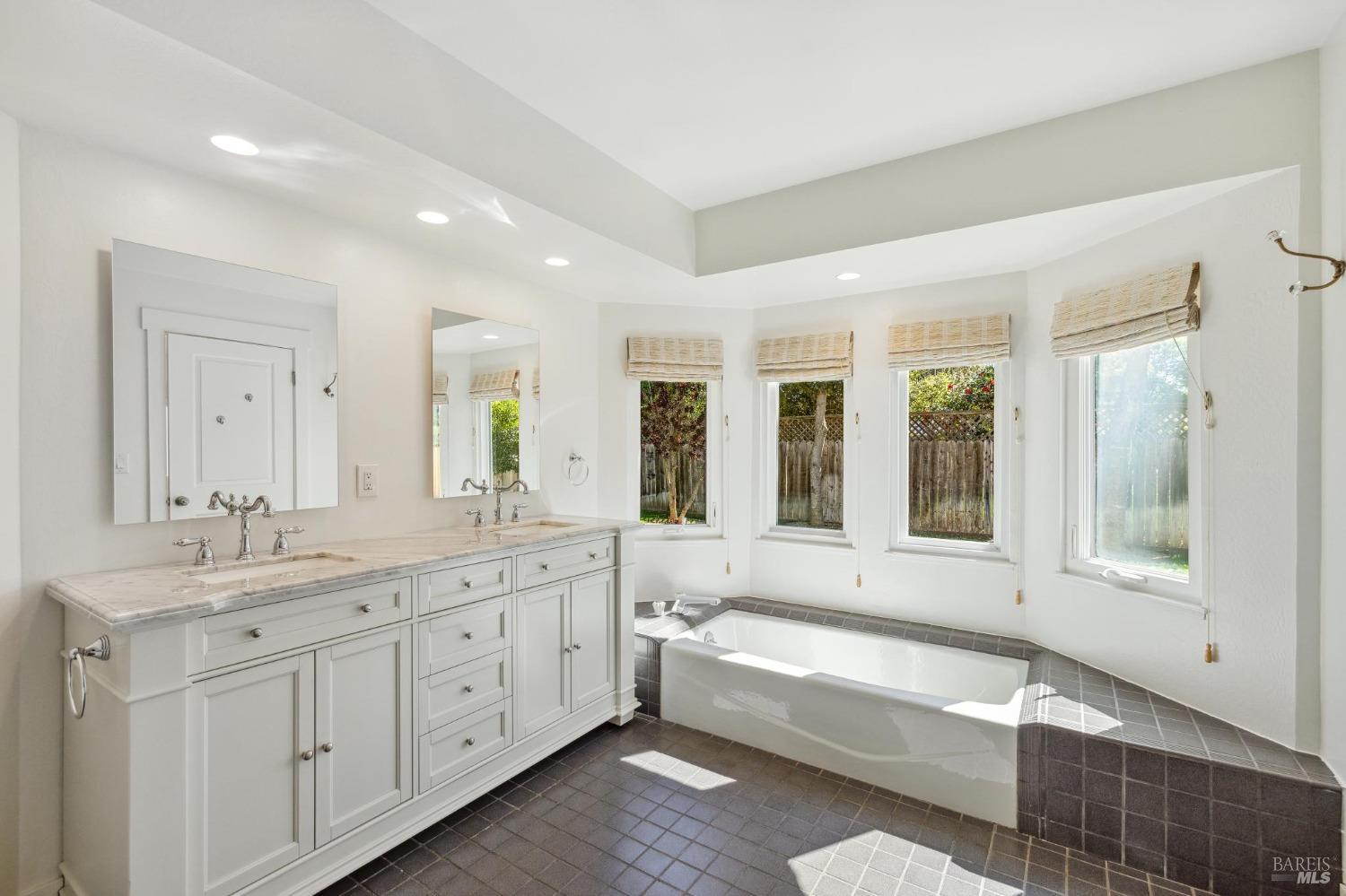 Detail Gallery Image 22 of 41 For 440 E Macarthur St, Sonoma,  CA 95476 - 3 Beds | 2 Baths