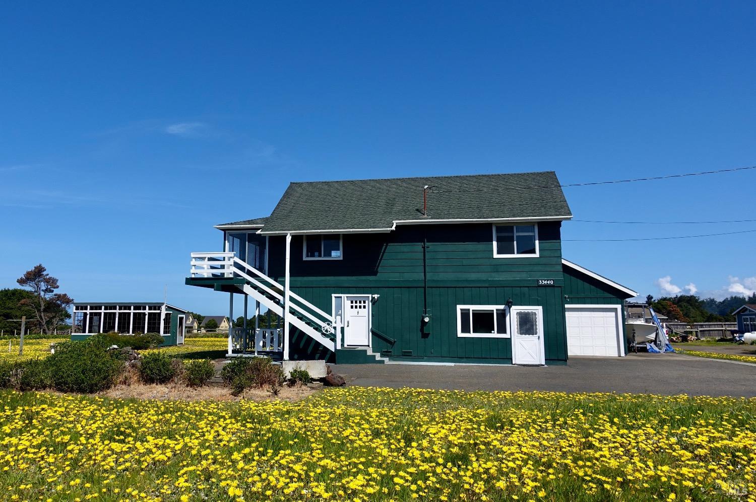 Detail Gallery Image 5 of 30 For 33440 Pacific Way, Fort Bragg,  CA 95437 - 3 Beds | 2 Baths