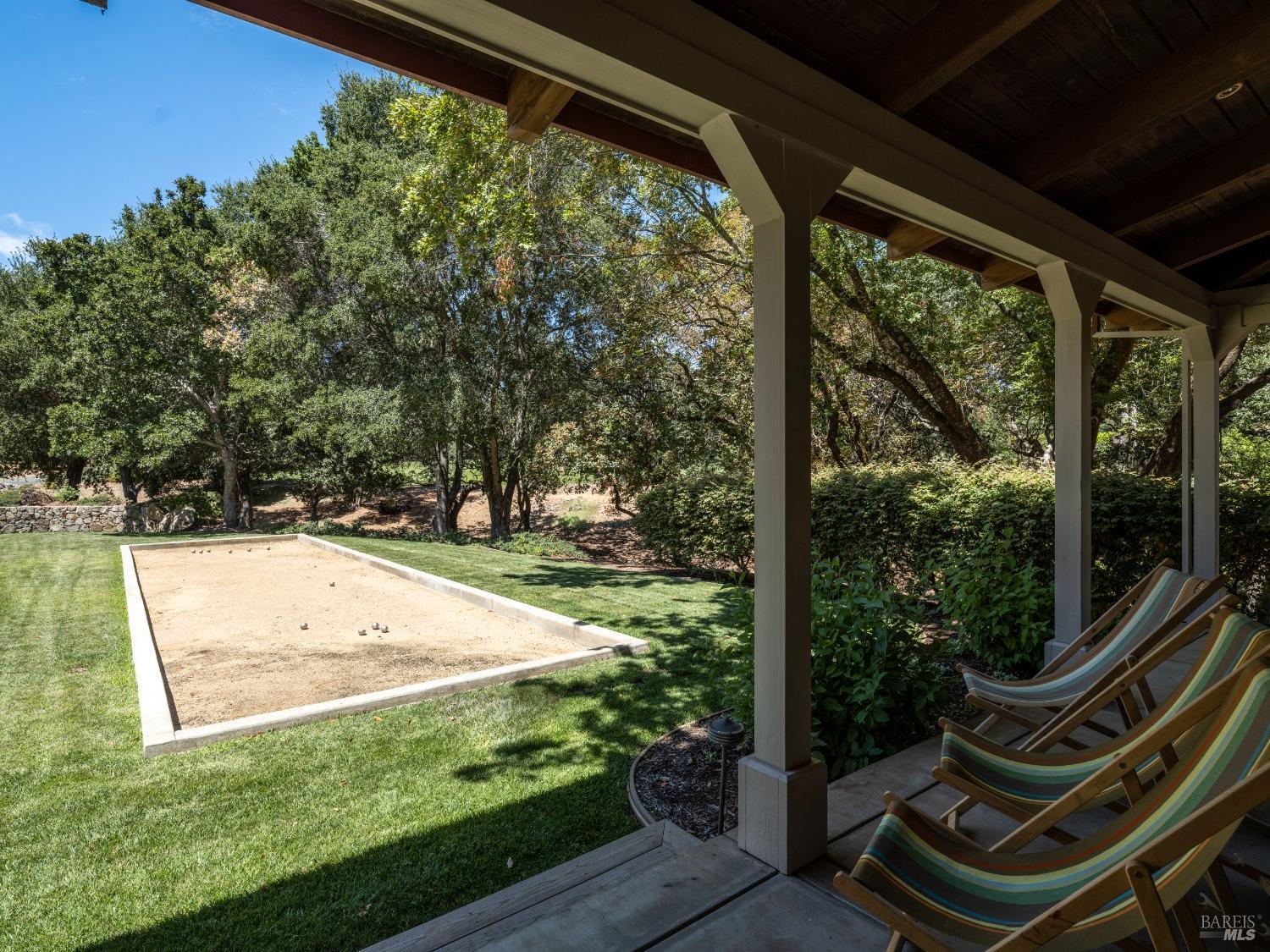 Detail Gallery Image 28 of 42 For 1960 Sobre Vista Rd, Sonoma,  CA 95476 - 4 Beds | 3/2 Baths