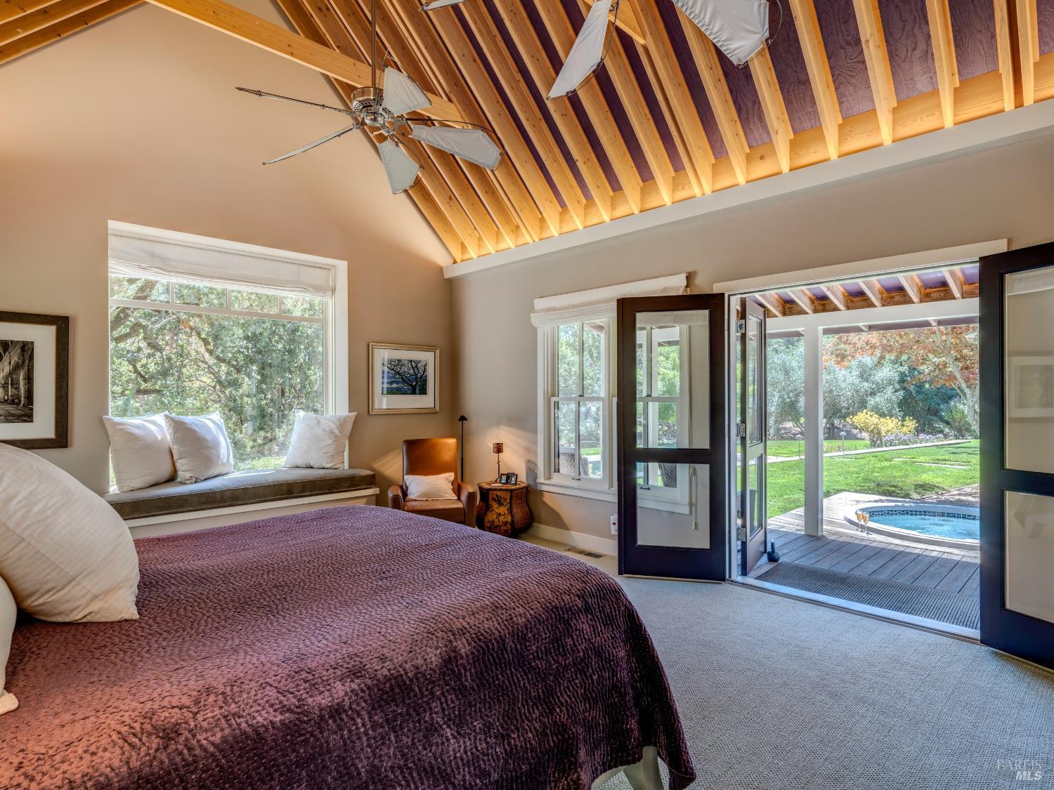 Detail Gallery Image 13 of 42 For 1960 Sobre Vista Rd, Sonoma,  CA 95476 - 4 Beds | 3/2 Baths
