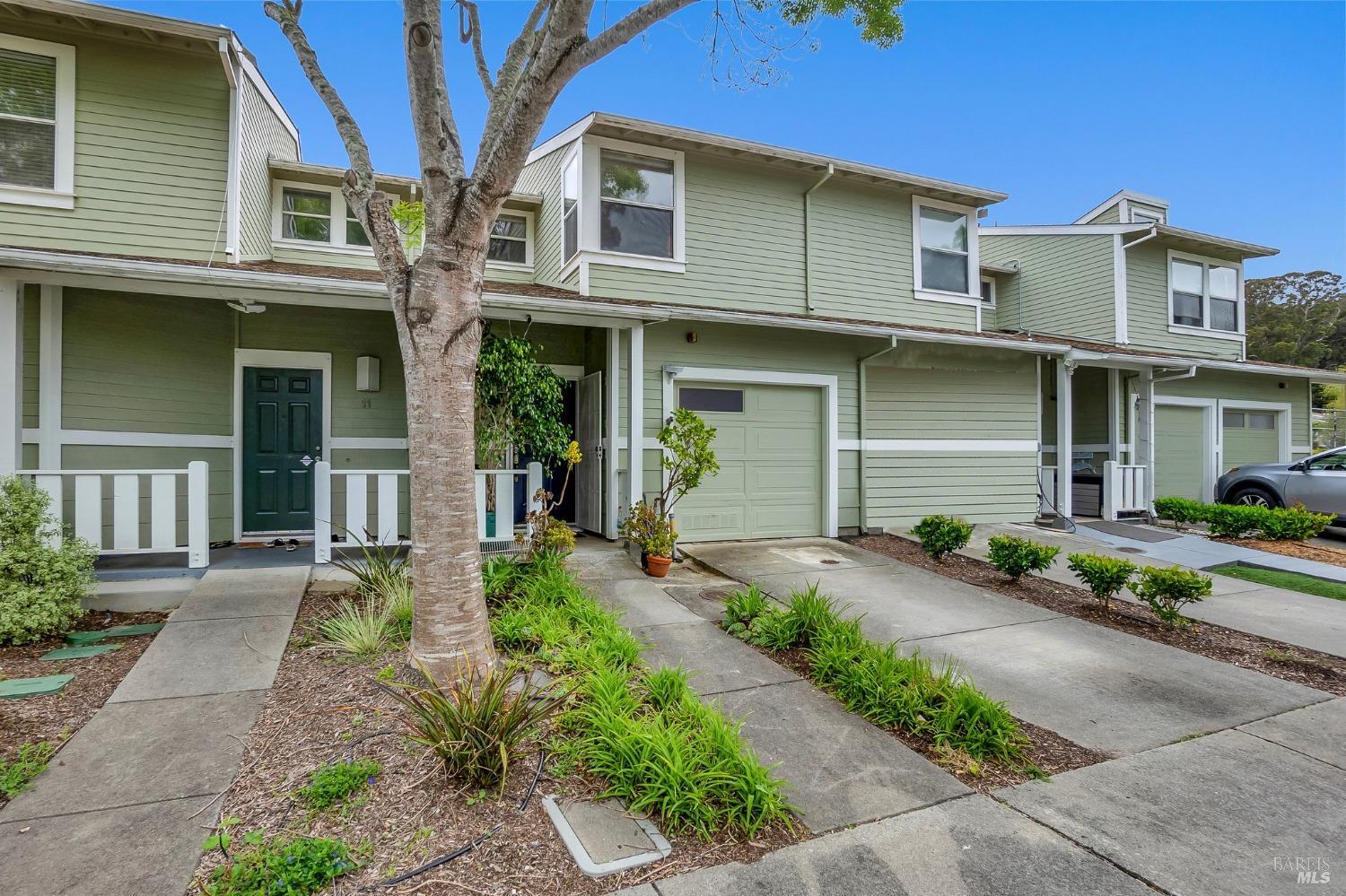 Detail Gallery Image 8 of 56 For 13 Flemings Ct, Sausalito,  CA 94965 - 2 Beds | 2 Baths