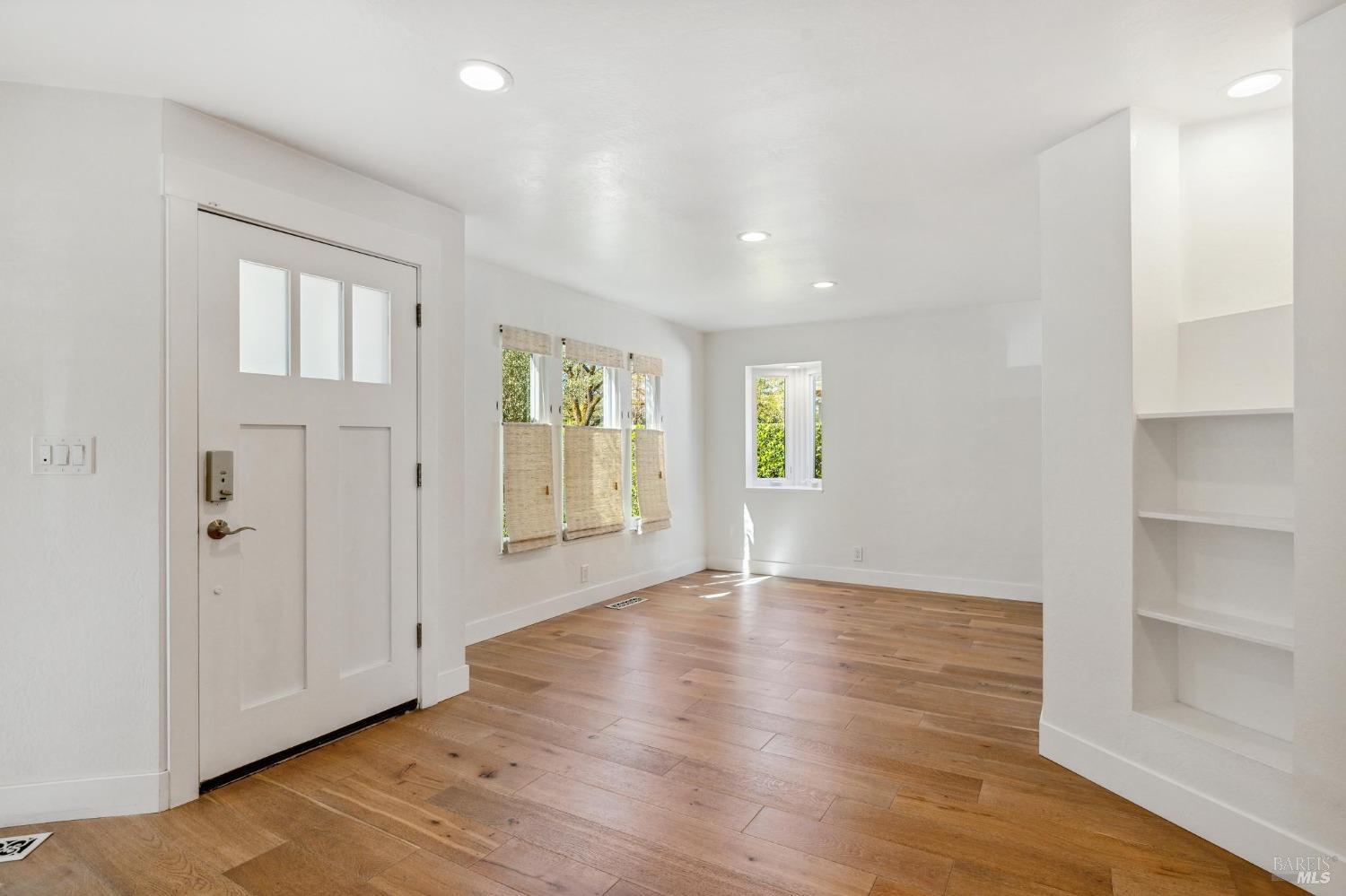 Detail Gallery Image 9 of 41 For 440 E Macarthur St, Sonoma,  CA 95476 - 3 Beds | 2 Baths