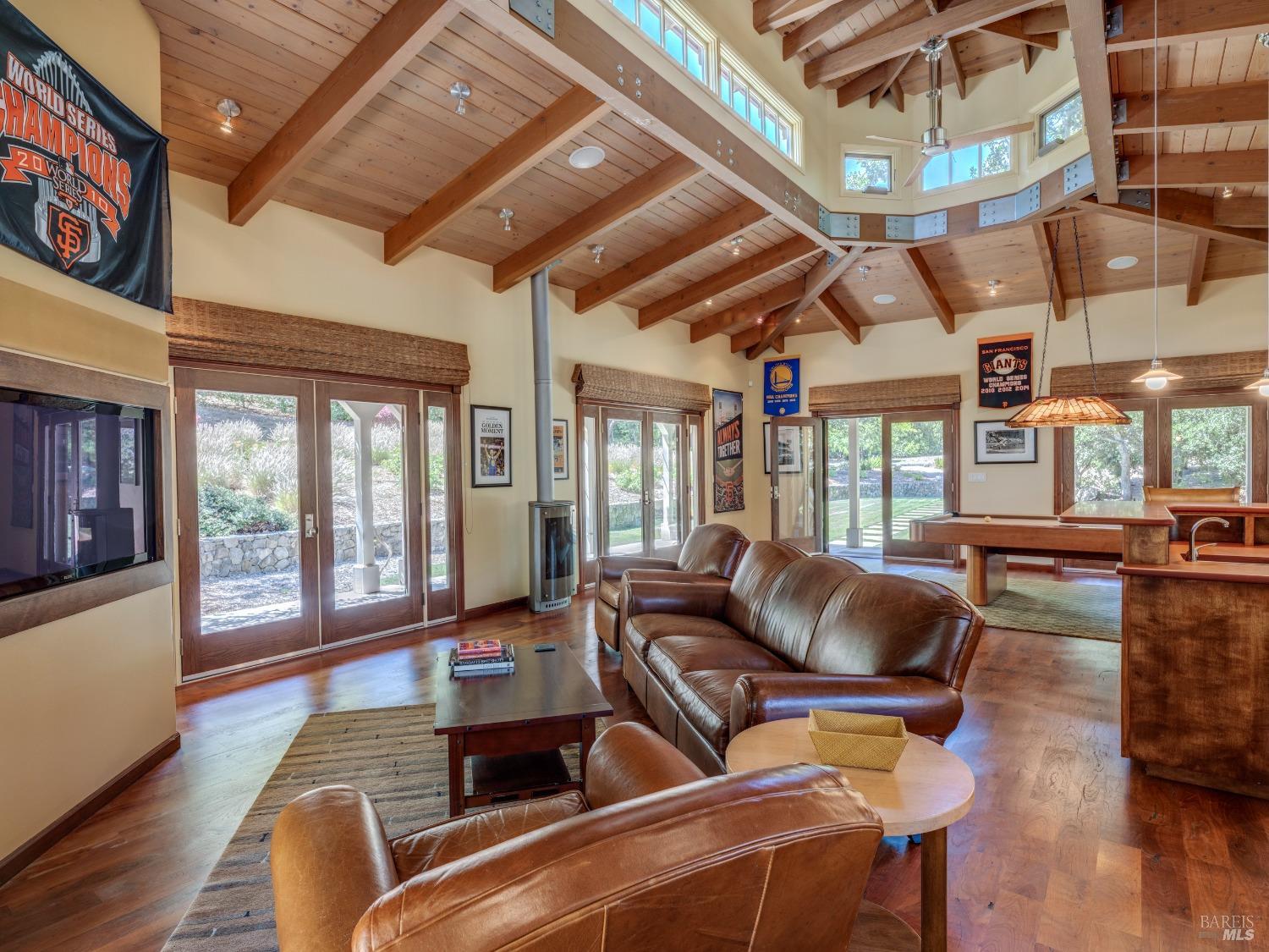 Detail Gallery Image 26 of 42 For 1960 Sobre Vista Rd, Sonoma,  CA 95476 - 4 Beds | 3/2 Baths