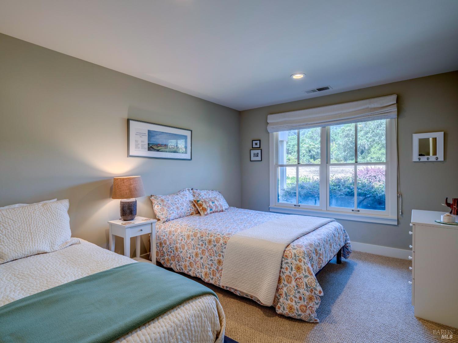 Detail Gallery Image 35 of 42 For 1960 Sobre Vista Rd, Sonoma,  CA 95476 - 4 Beds | 3/2 Baths