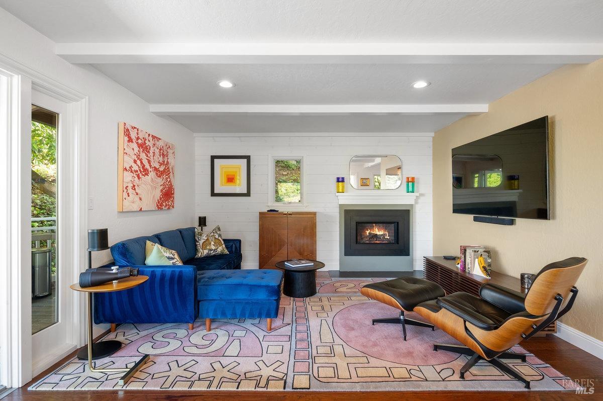 Detail Gallery Image 13 of 40 For 21 Crescent Ave, Sausalito,  CA 94965 - 2 Beds | 2 Baths