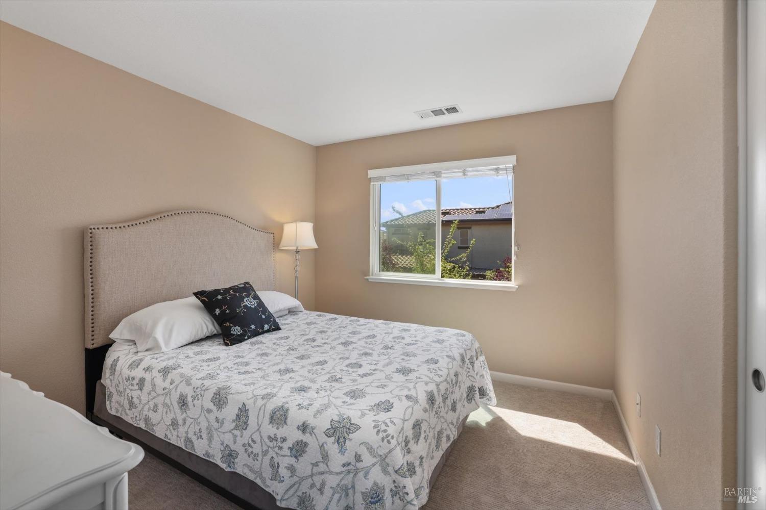 Detail Gallery Image 44 of 58 For 649 Embassy Cir, Vacaville,  CA 95688 - 4 Beds | 2/1 Baths