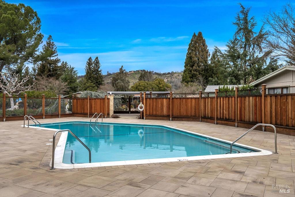 Detail Gallery Image 36 of 37 For 21 Los Robles Ct, Saint Helena,  CA 94574 - 2 Beds | 2 Baths