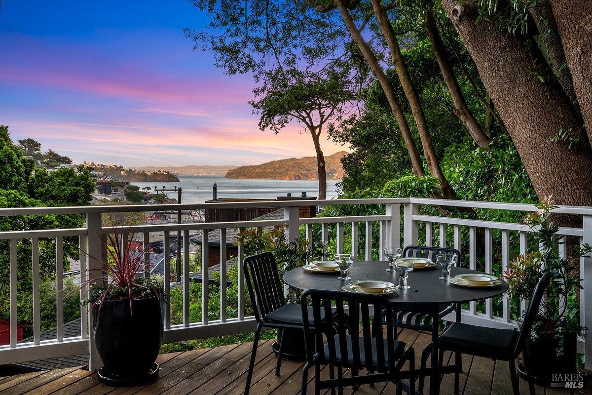 Detail Gallery Image 34 of 41 For 21 Crescent Ave, Sausalito,  CA 94965 - 2 Beds | 2 Baths