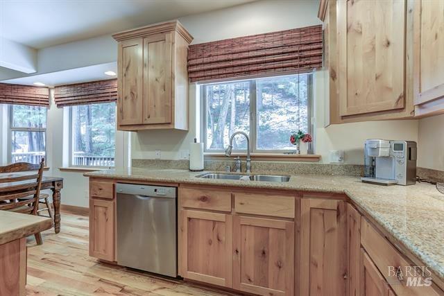Detail Gallery Image 6 of 31 For 1238 Timber Hills Rd, Mount Shasta,  CA 96067 - 4 Beds | 3/1 Baths
