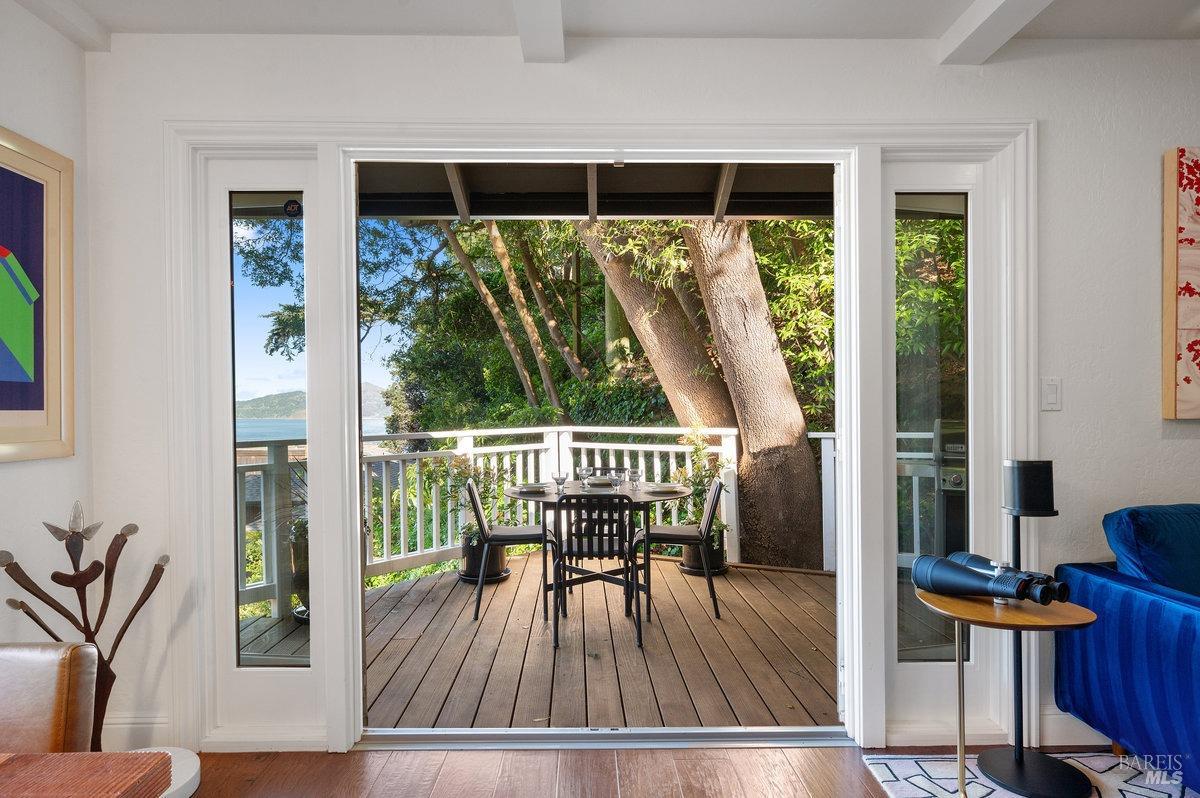 Detail Gallery Image 7 of 40 For 21 Crescent Ave, Sausalito,  CA 94965 - 2 Beds | 2 Baths