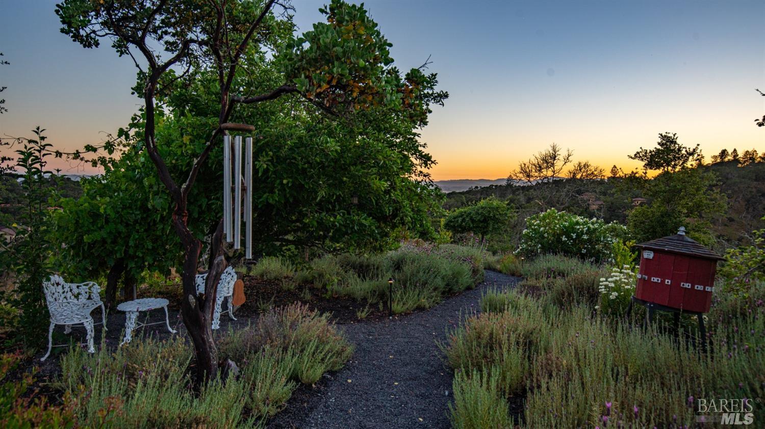 Detail Gallery Image 32 of 63 For 5239 Vista Grande Dr, Santa Rosa,  CA 95403 - 5 Beds | 4 Baths