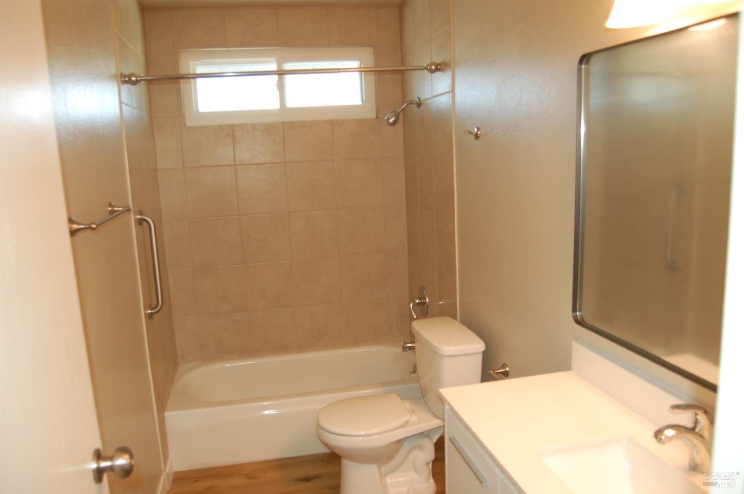 Detail Gallery Image 8 of 10 For 764 Pope Dr #C,  Vallejo,  CA 94589 - 3 Beds | 1 Baths