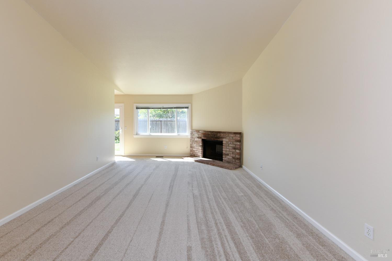 Detail Gallery Image 6 of 32 For 2457 Carriage Pl, Napa,  CA 94558 - 3 Beds | 2 Baths